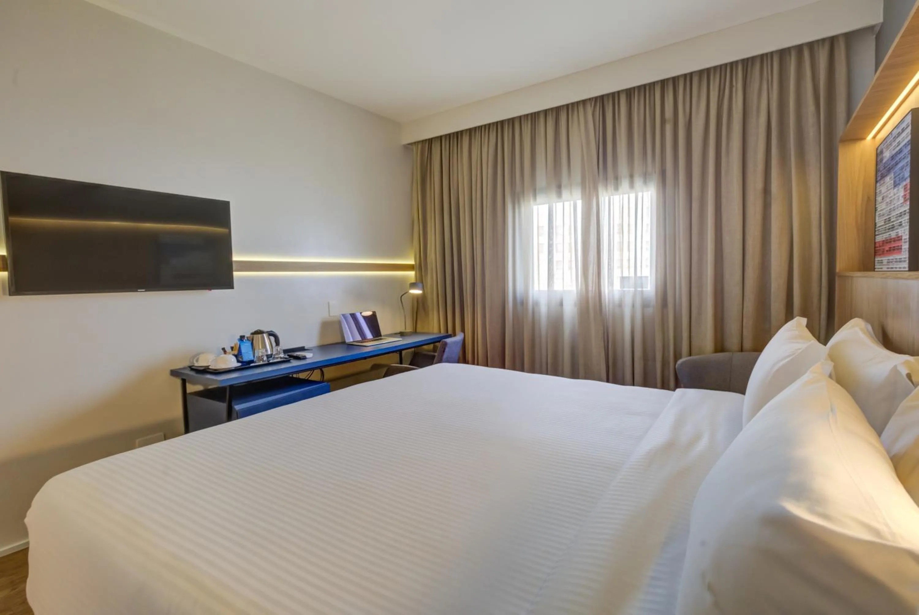 Bed in Hampton by Hilton Guarulhos Airport