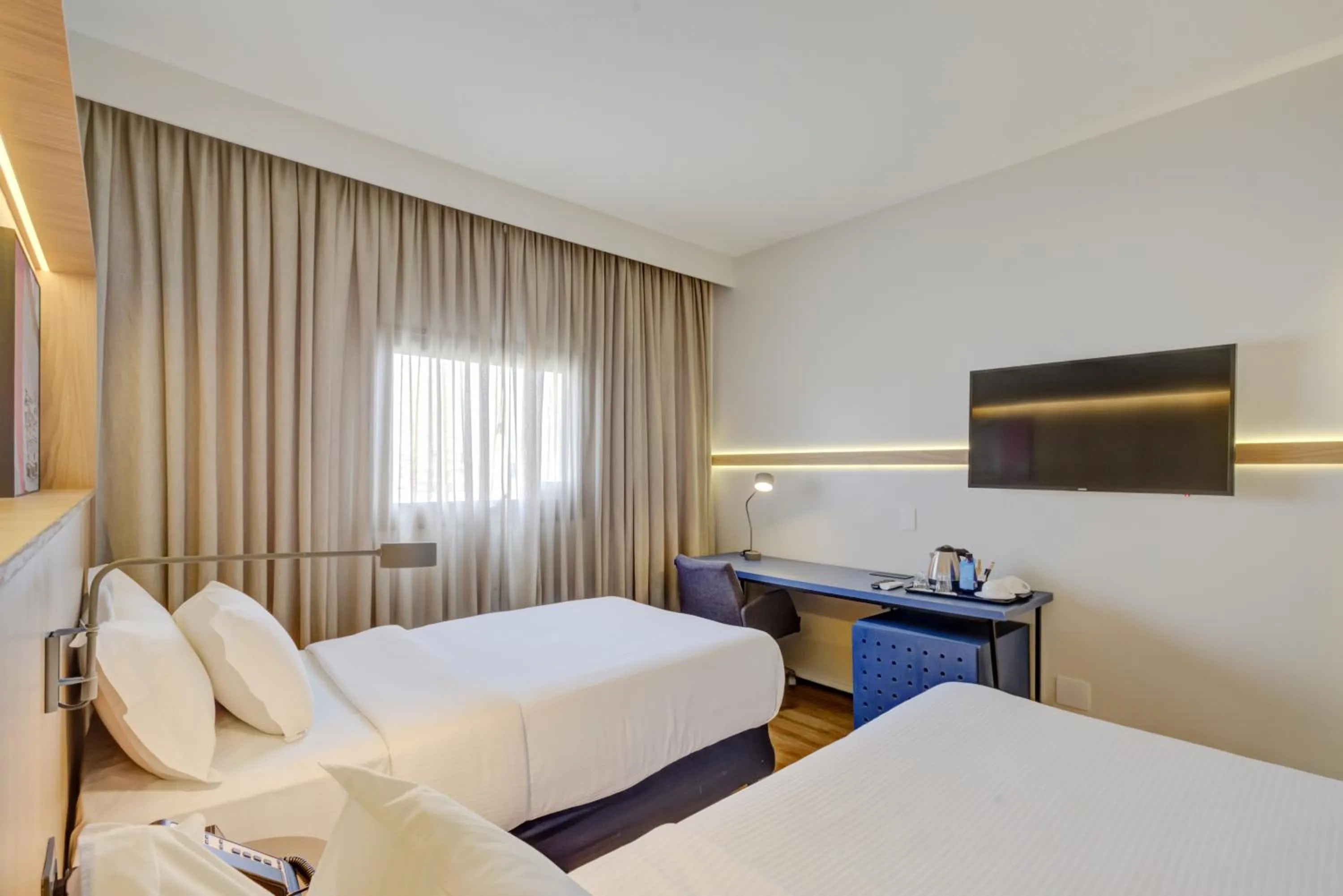 Bed in Hampton by Hilton Guarulhos Airport