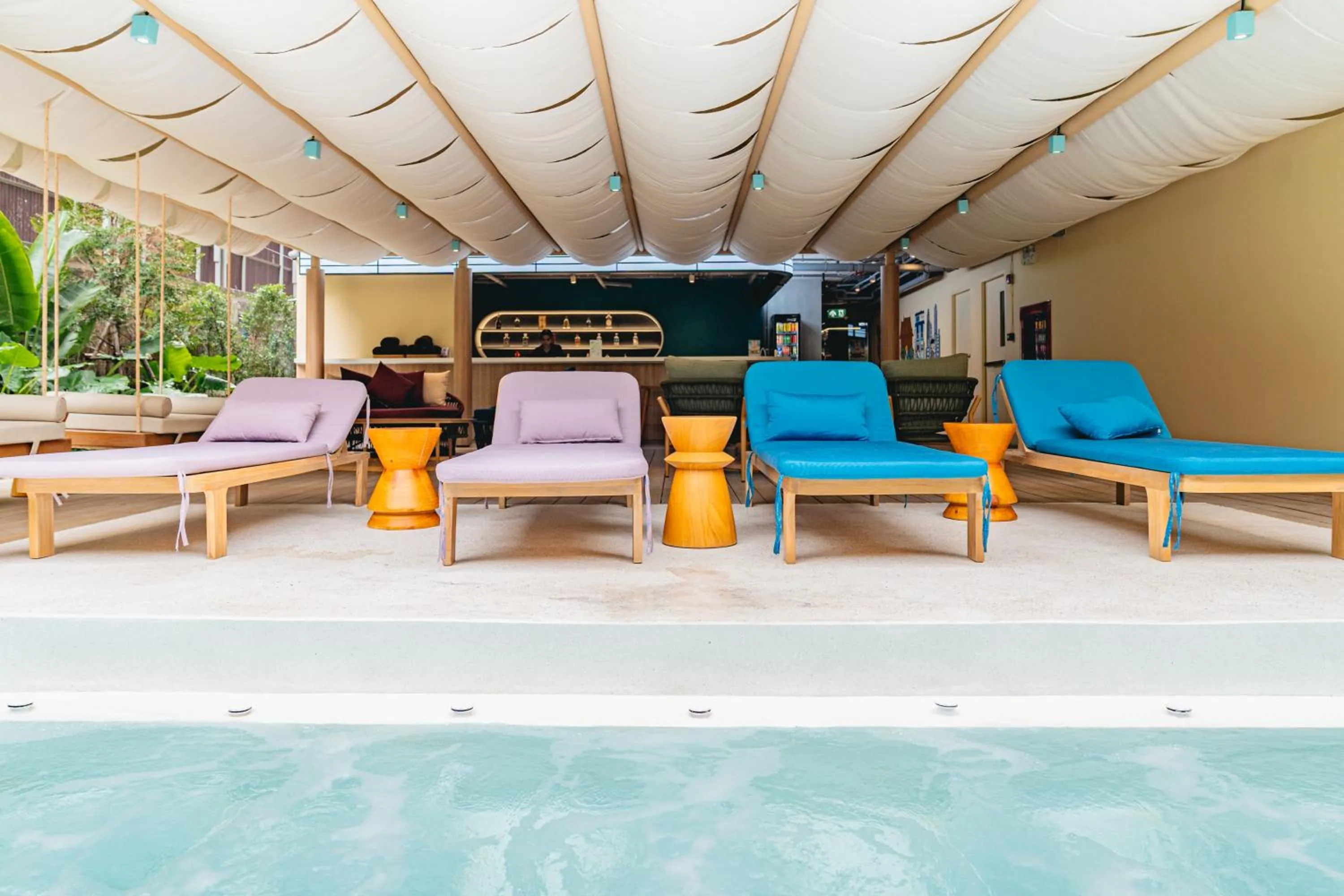 Swimming pool in VELA be Bangkok Siam