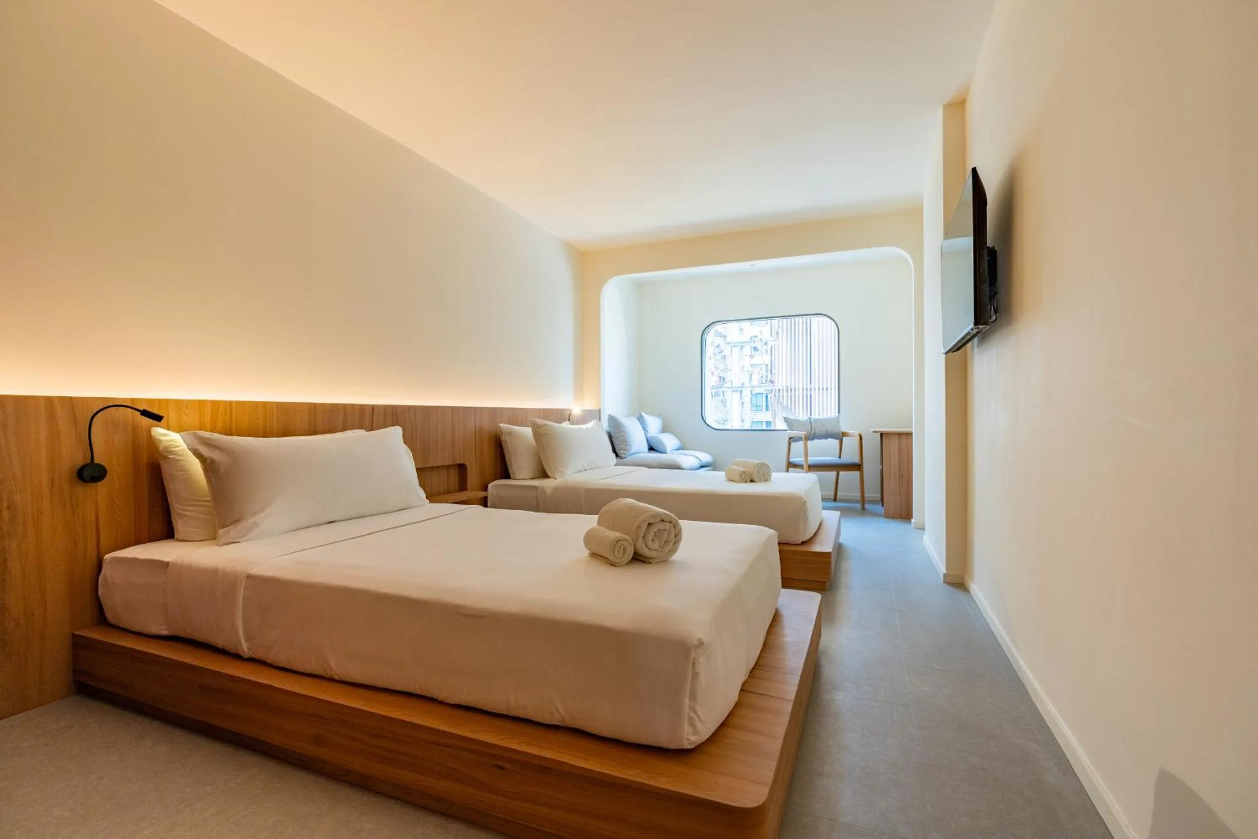 Seating area, Bed in VELA be Bangkok Siam