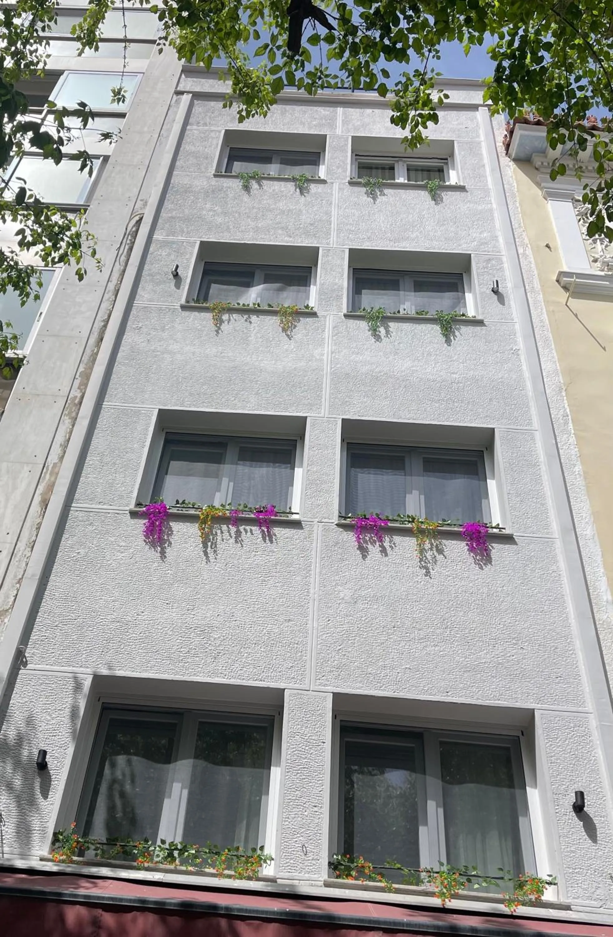 Property building in Athens City Suites