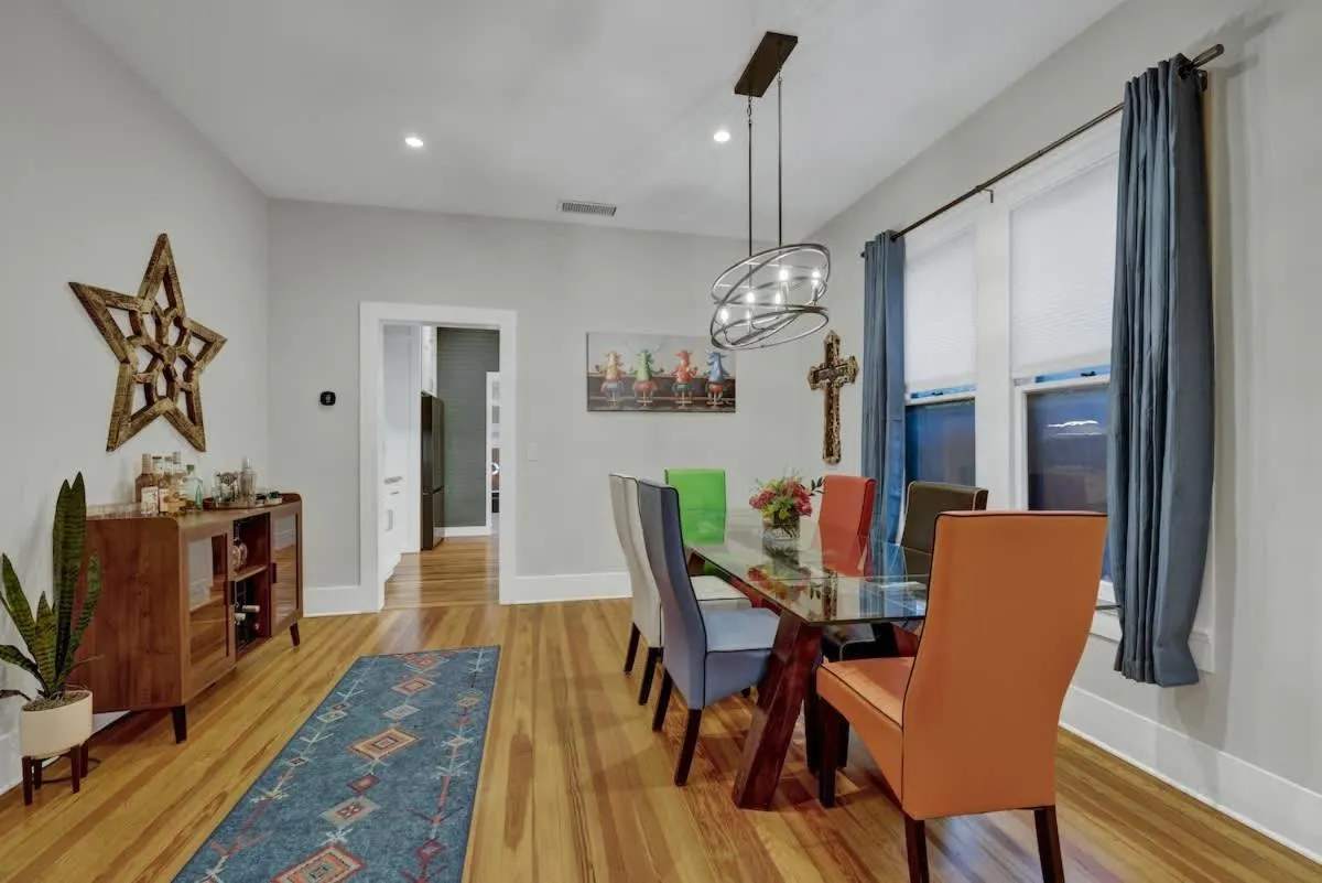 Dining area in Tolle Haus: W/Pool & Firepit-Walk to Schlitterbahn, Comal Chutes & Downtown!