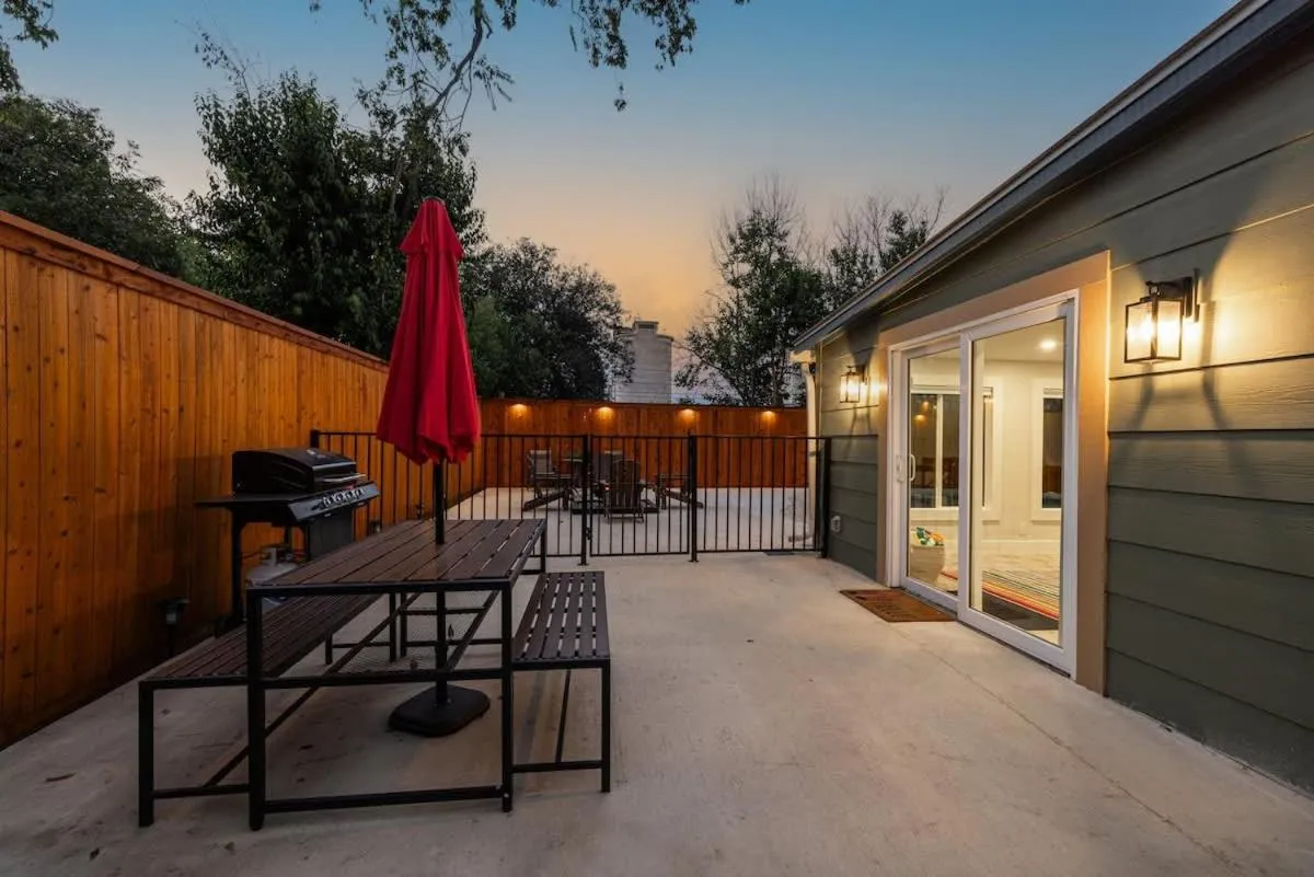 Other in Tolle Haus: W/Pool & Firepit-Walk to Schlitterbahn, Comal Chutes & Downtown!