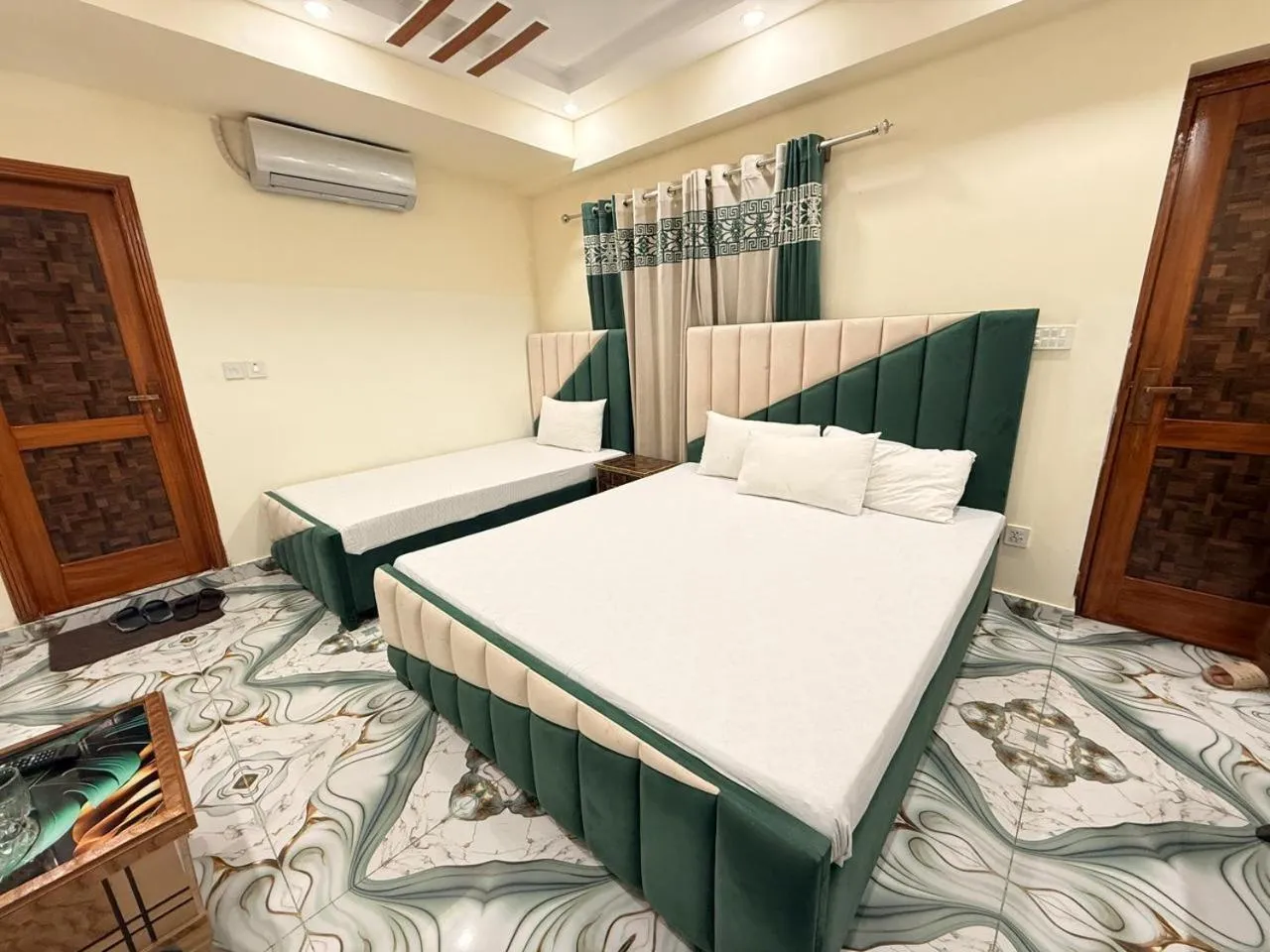 Bedroom, Bed in Serene Elegance Hotel