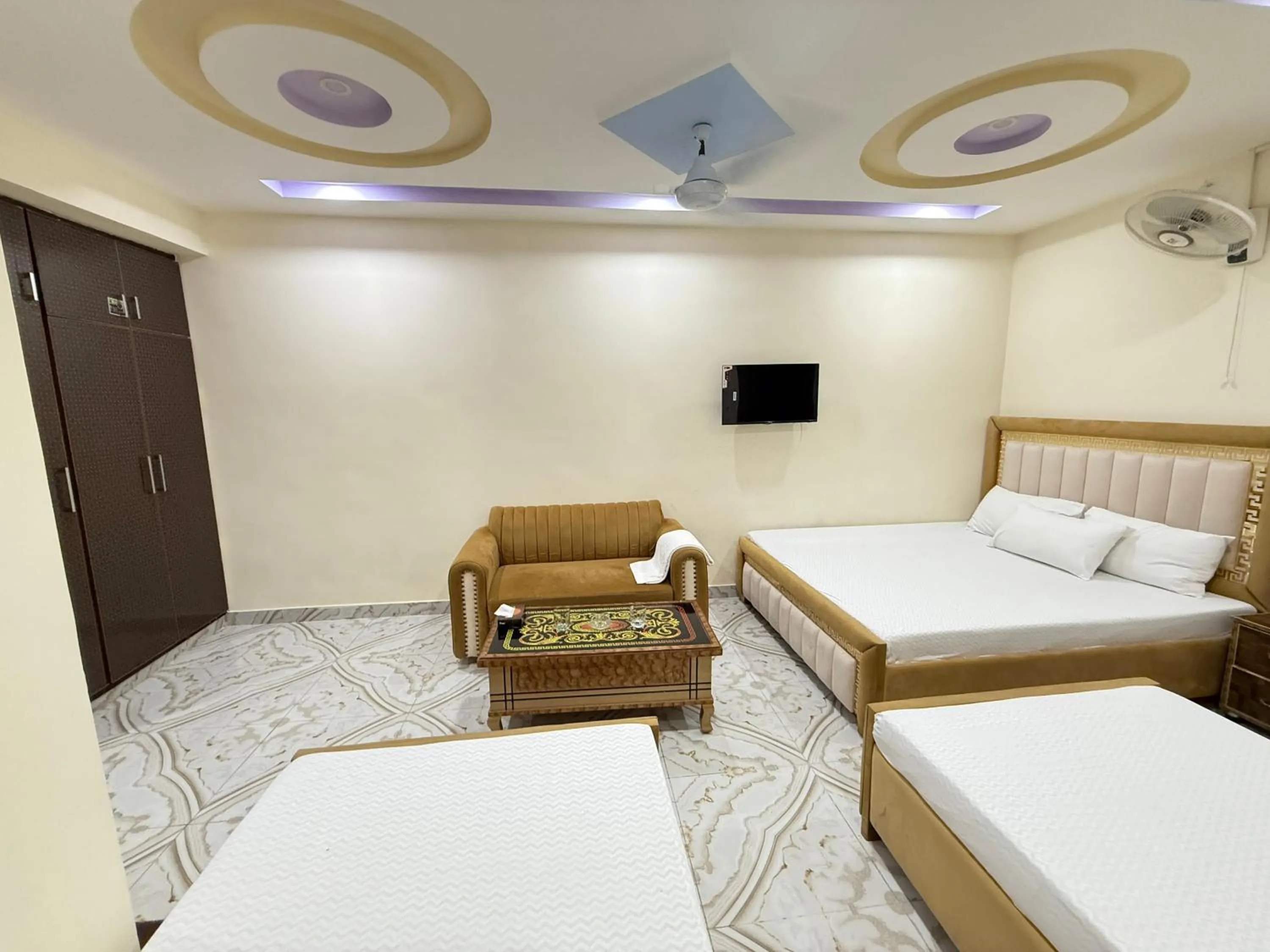 Bedroom, Bed in Serene Elegance Hotel