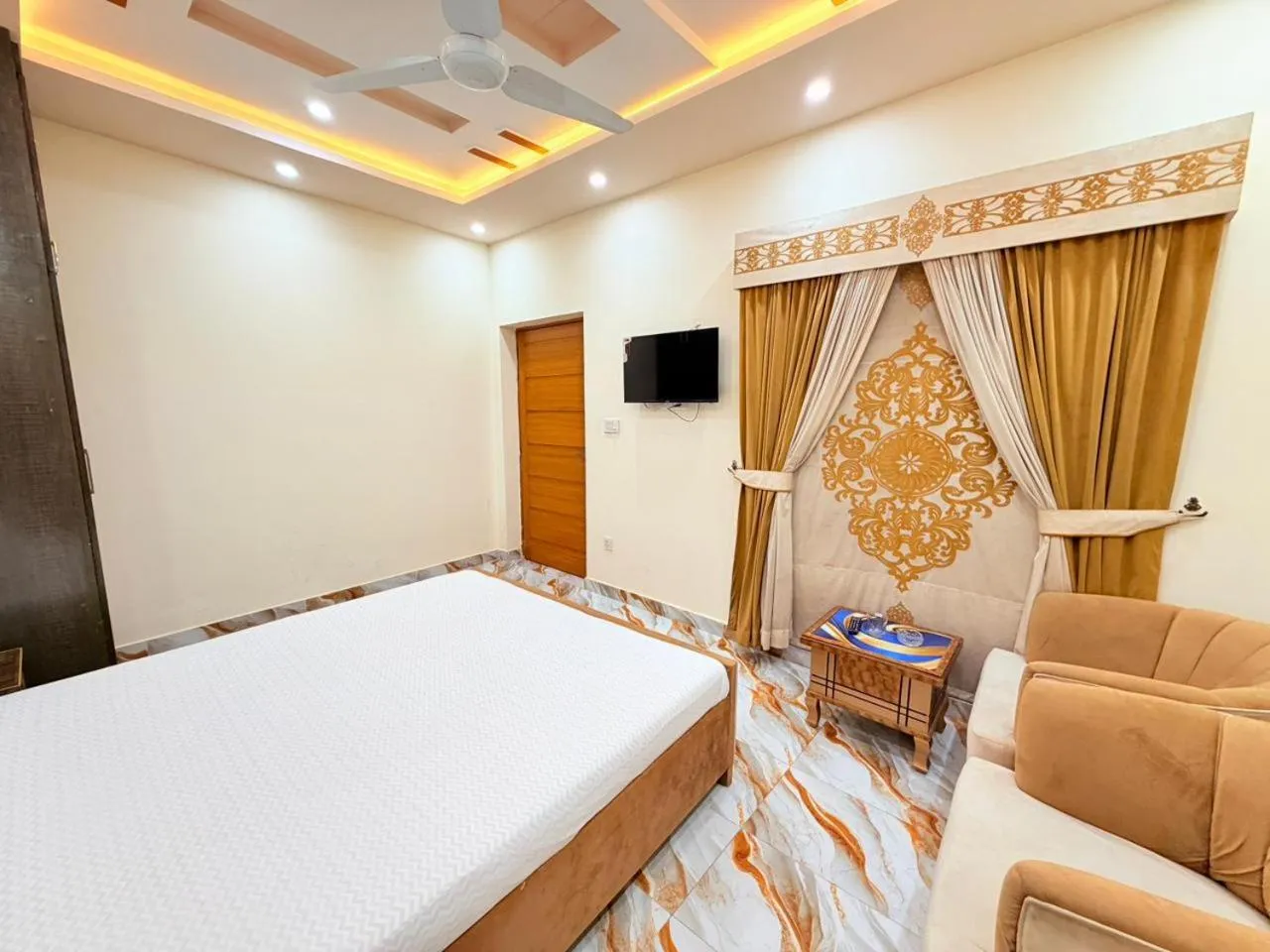 Serene Elegance Hotel