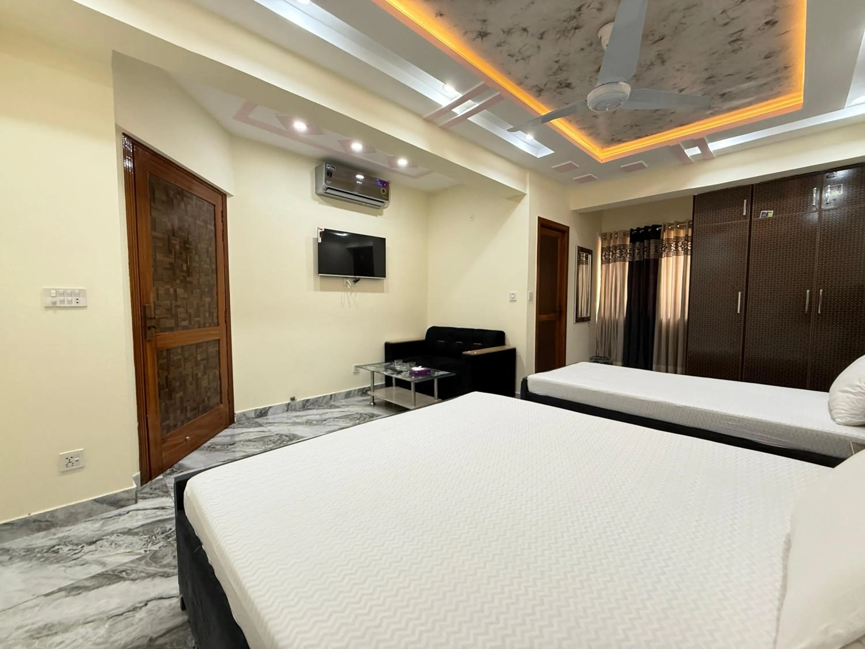 Bedroom, Bed in Serene Elegance Hotel