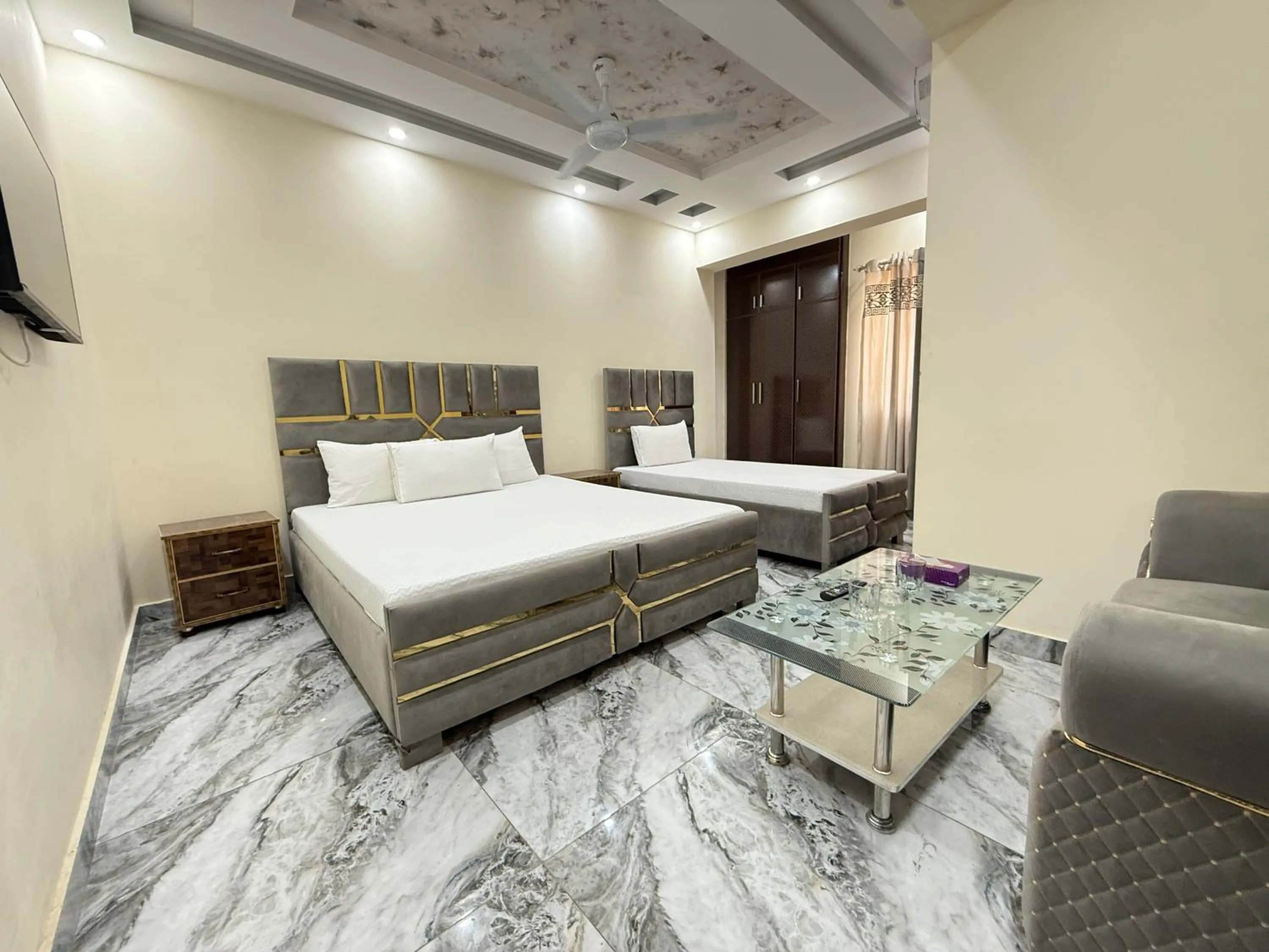 Bedroom, Bed in Serene Elegance Hotel