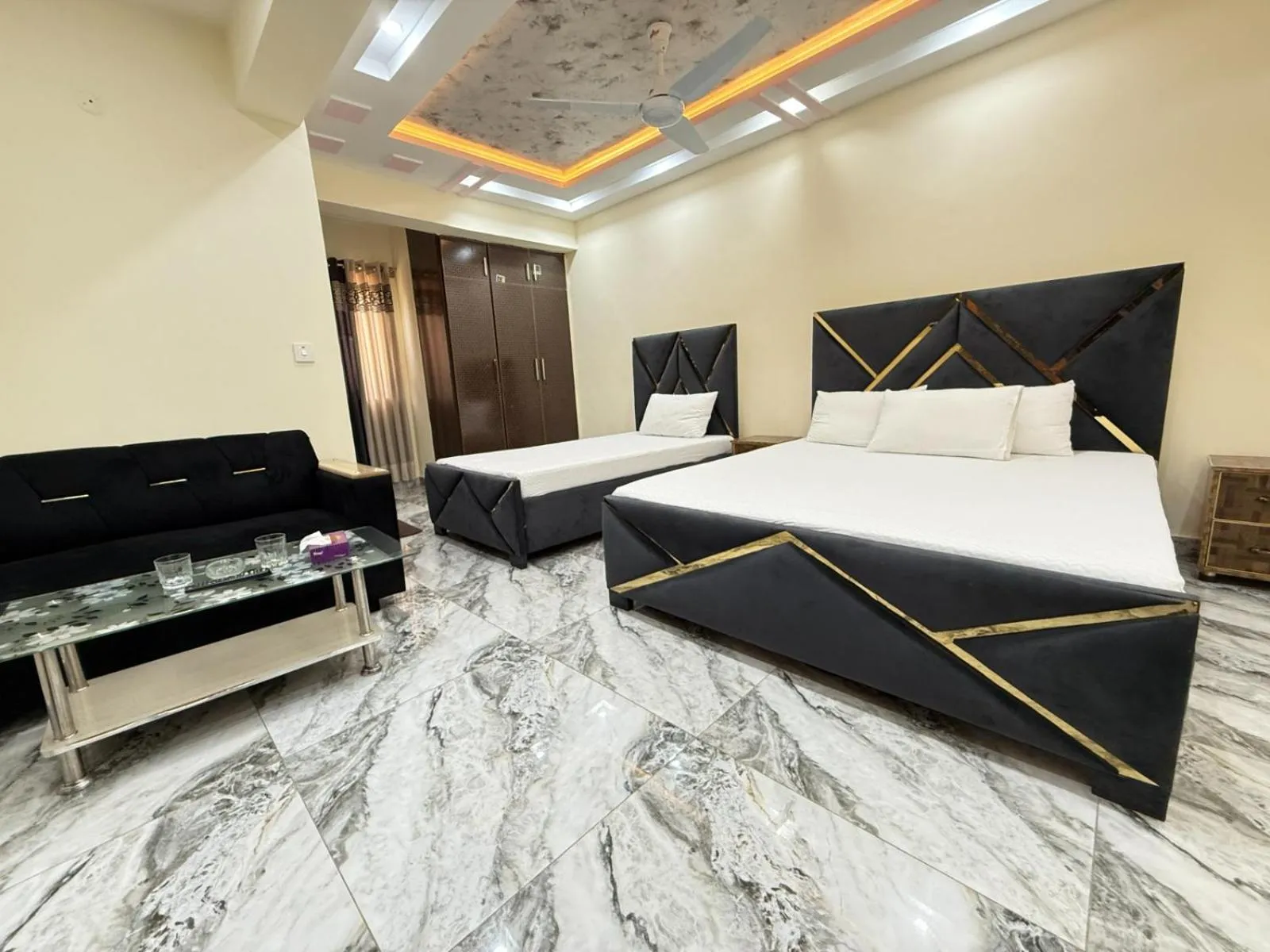 Serene Elegance Hotel