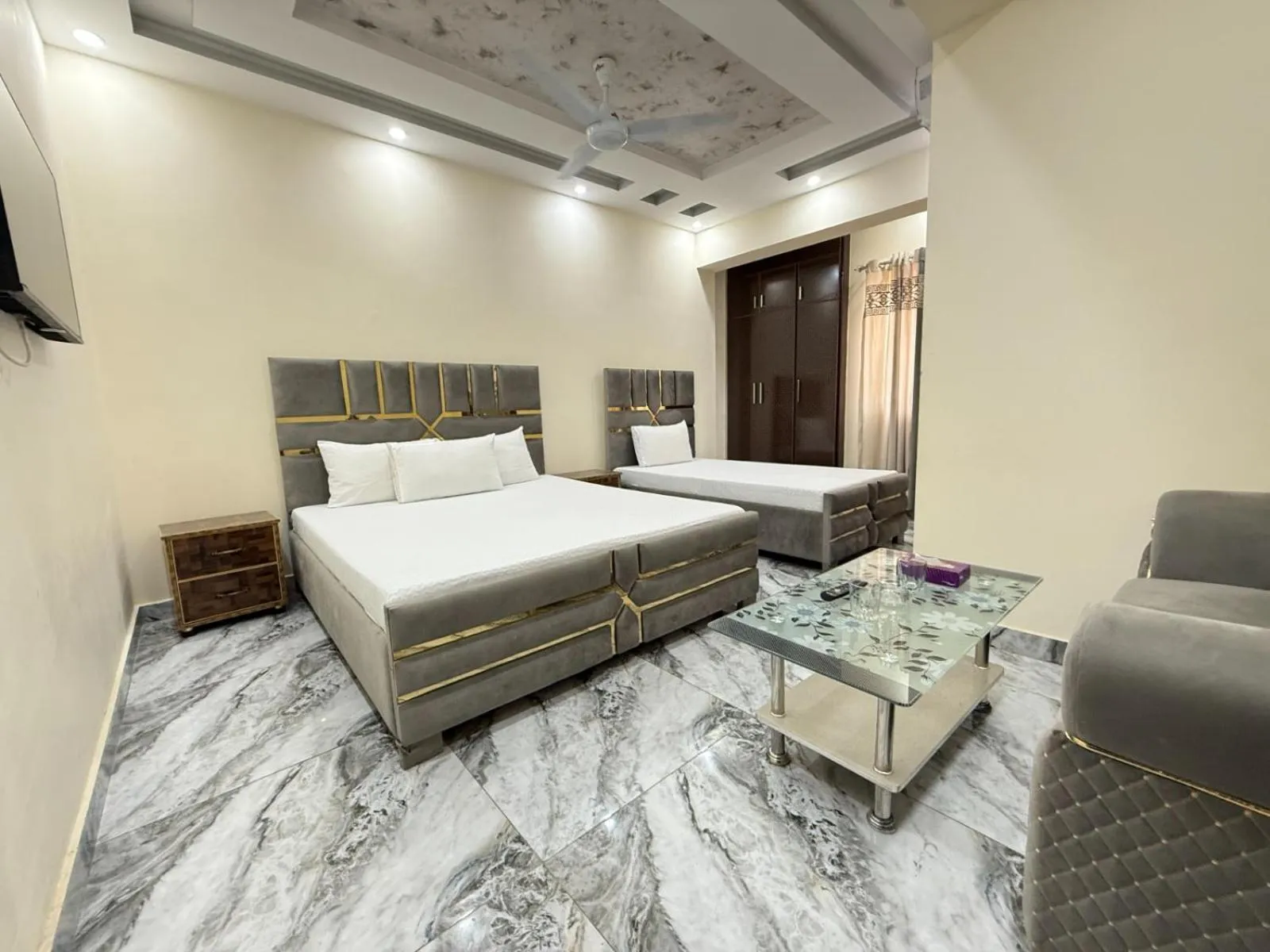 Bedroom, Bed in Serene Elegance Hotel