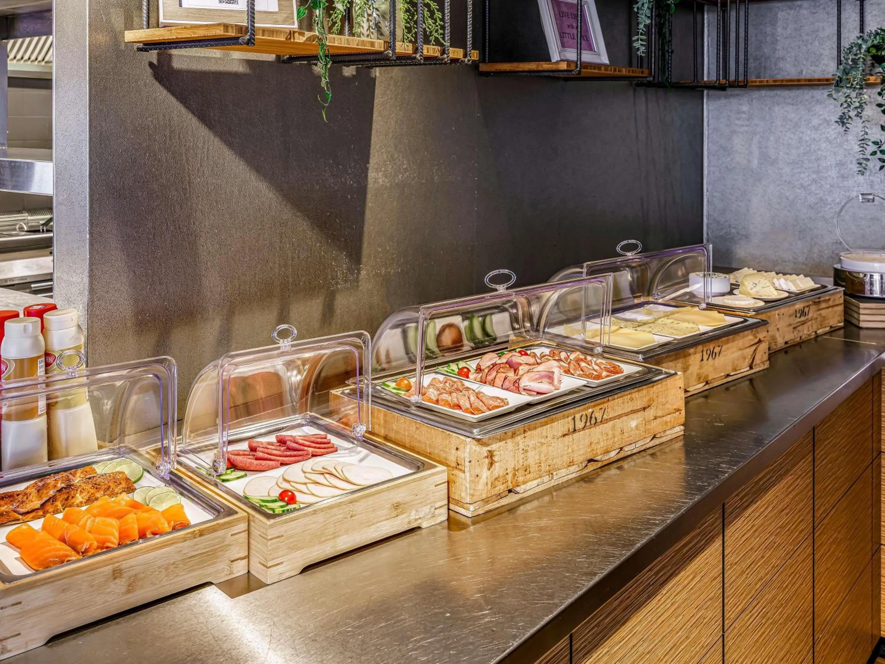 Breakfast in Mercure Amsterdam Sloterdijk Station