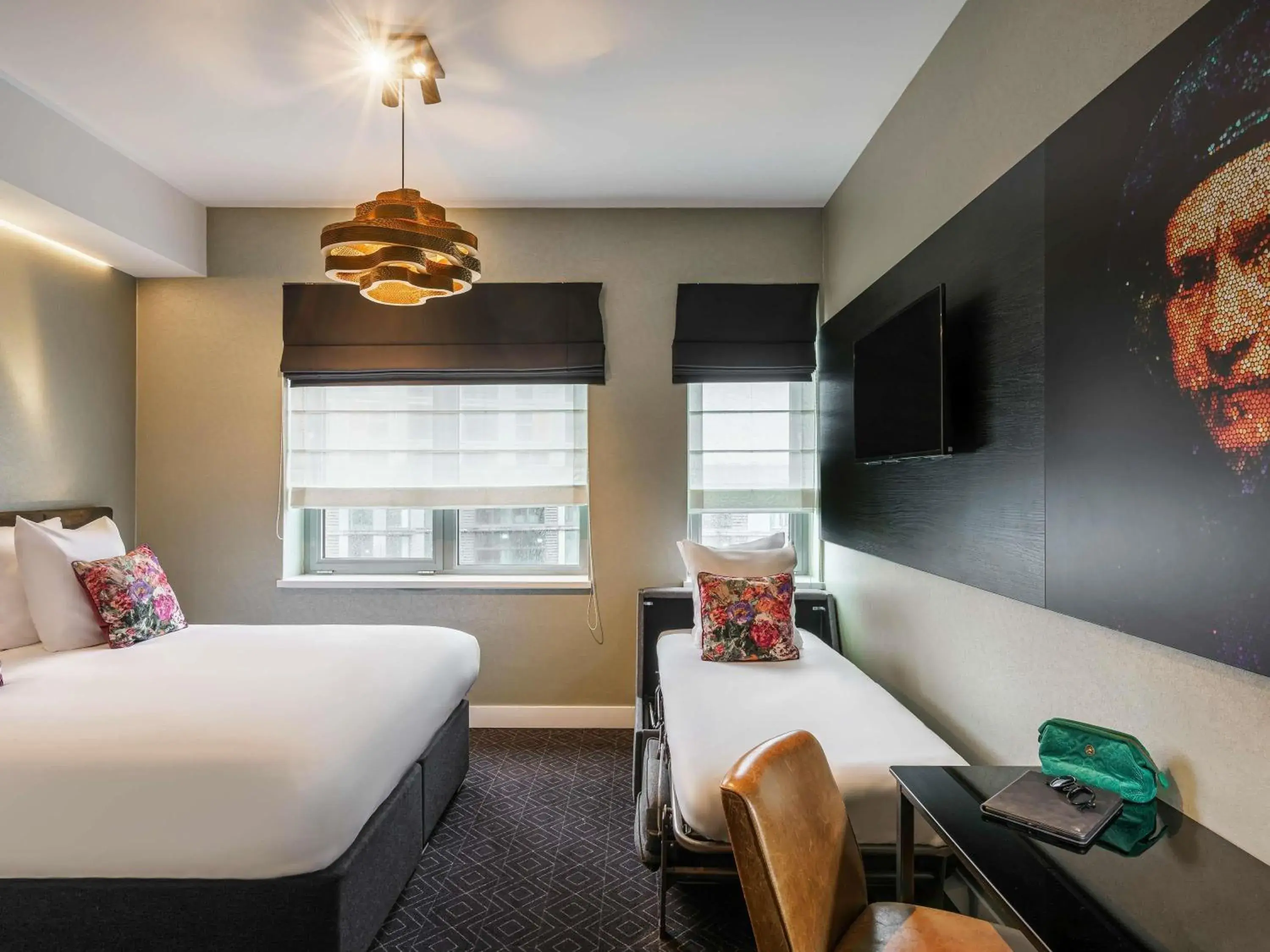 Classic Family Room with Double Bed and Sofa Bed in Mercure Amsterdam Sloterdijk Station Classic Family Room with Double Bed and Sofa Bed in Mercure Amsterdam Sloterdijk Station