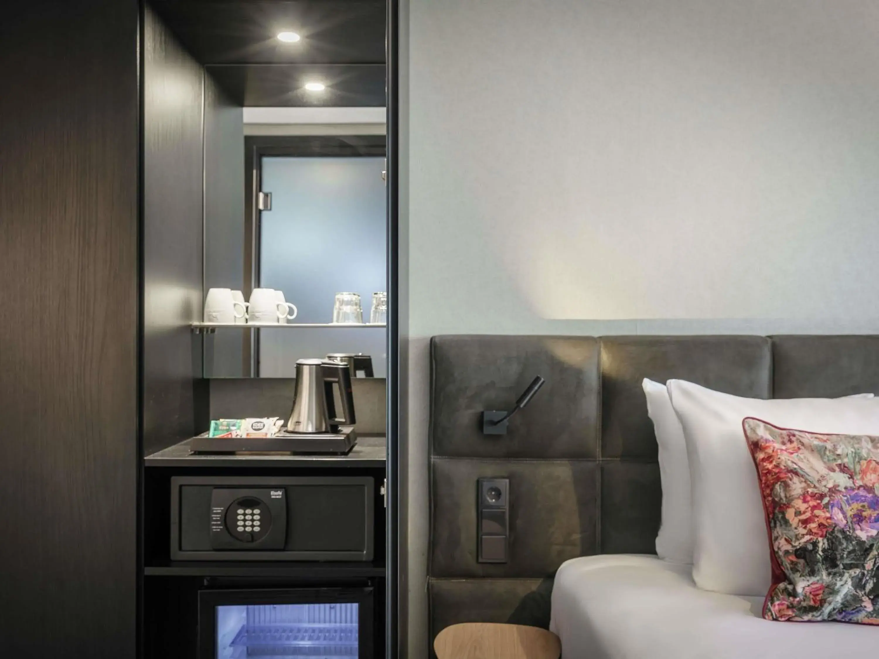 Classic Double Room in Mercure Amsterdam Sloterdijk Station Classic Double Room in Mercure Amsterdam Sloterdijk Station