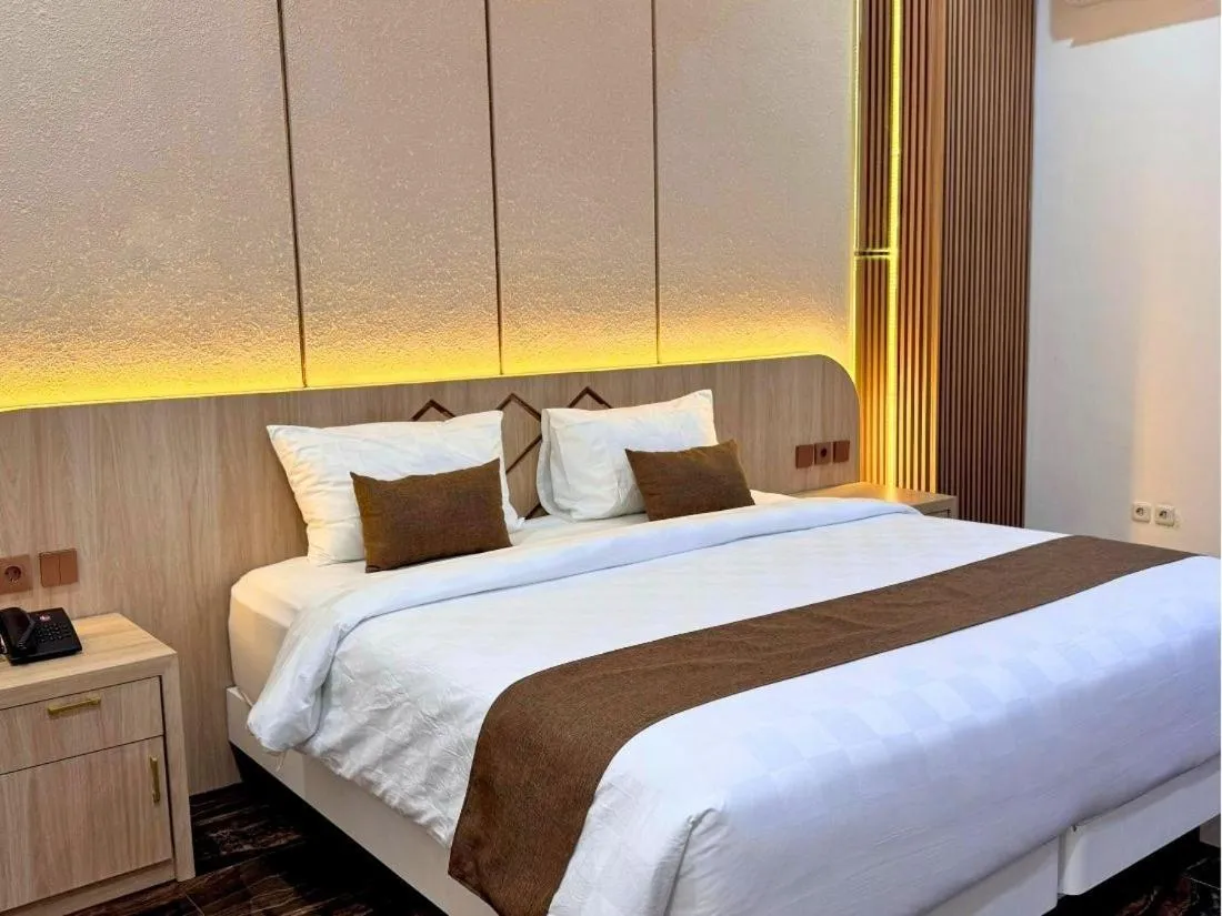 Bedroom, Bed in Fahira Hotel Syariah Padang