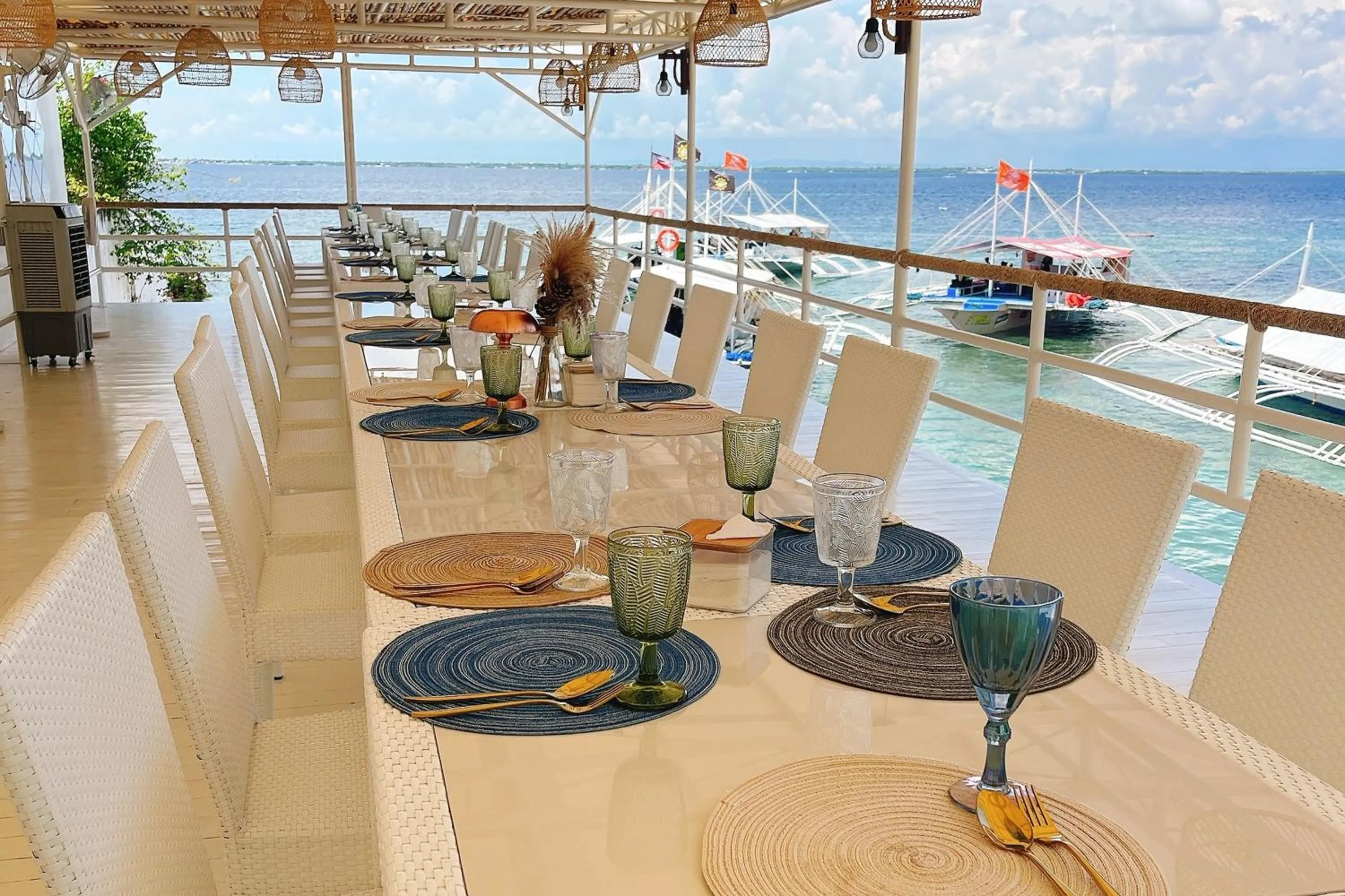 Restaurant/places to eat in The Mark Resort Cebu