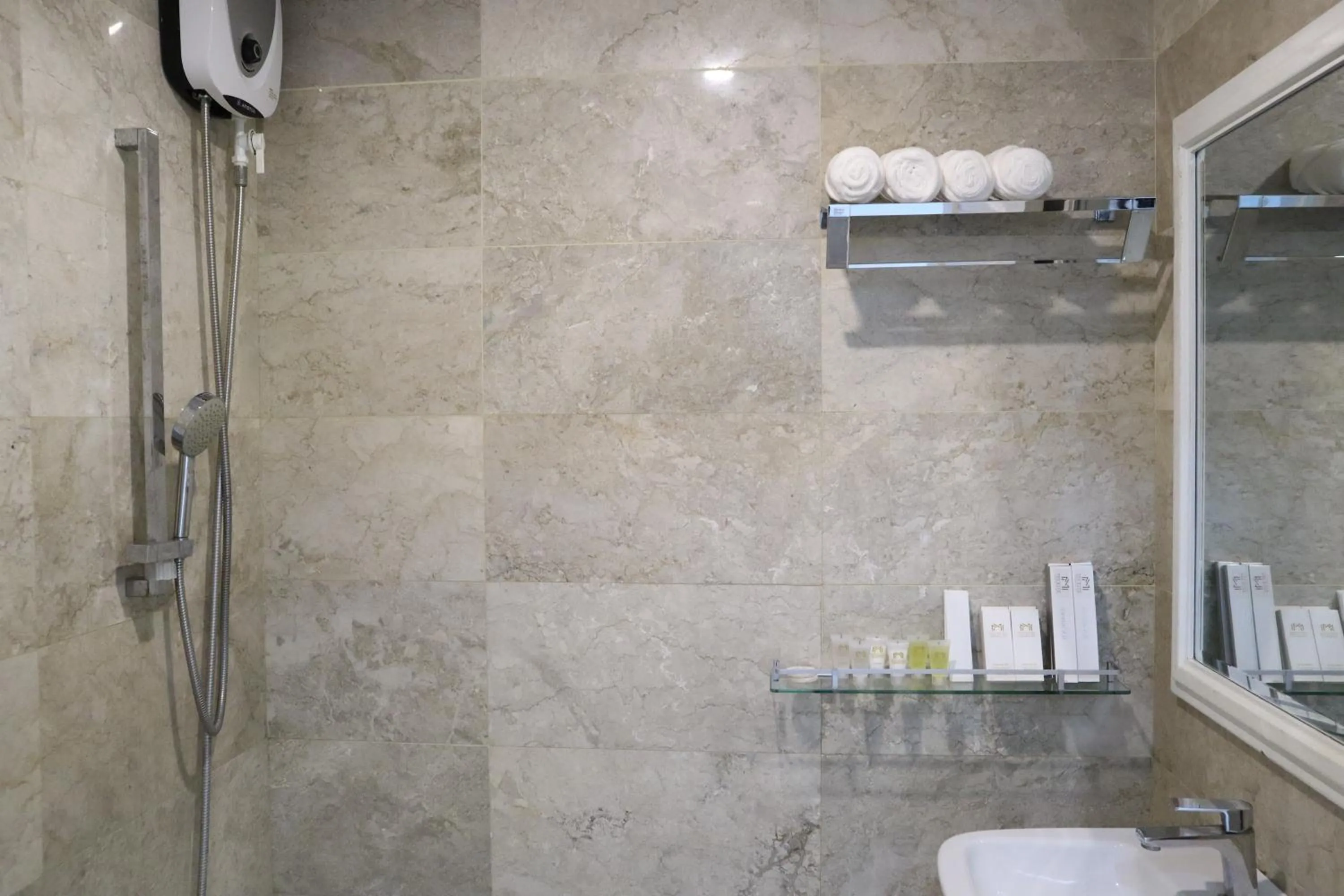 Shower in The Mark Resort Cebu