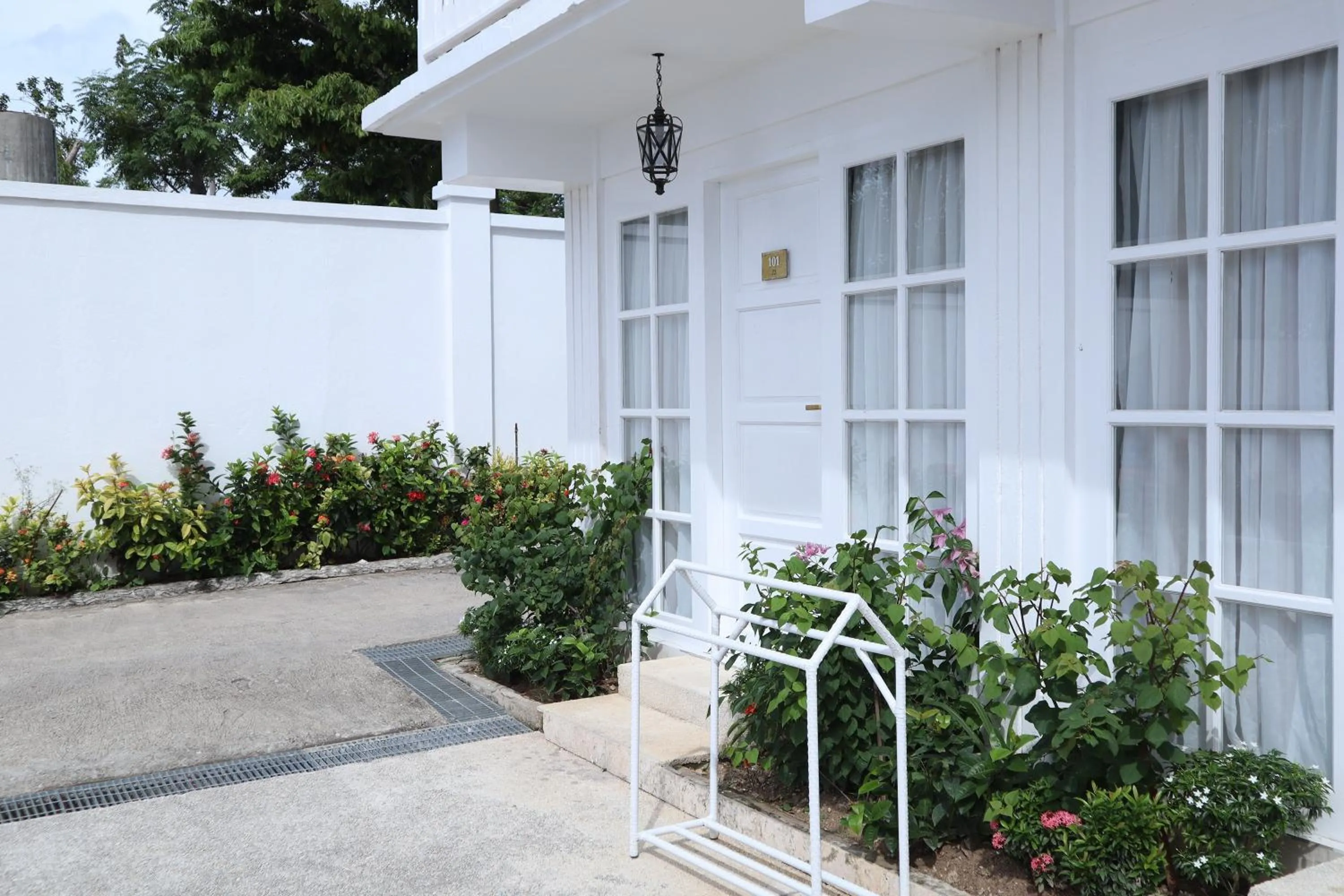 Property building in The Mark Resort Cebu