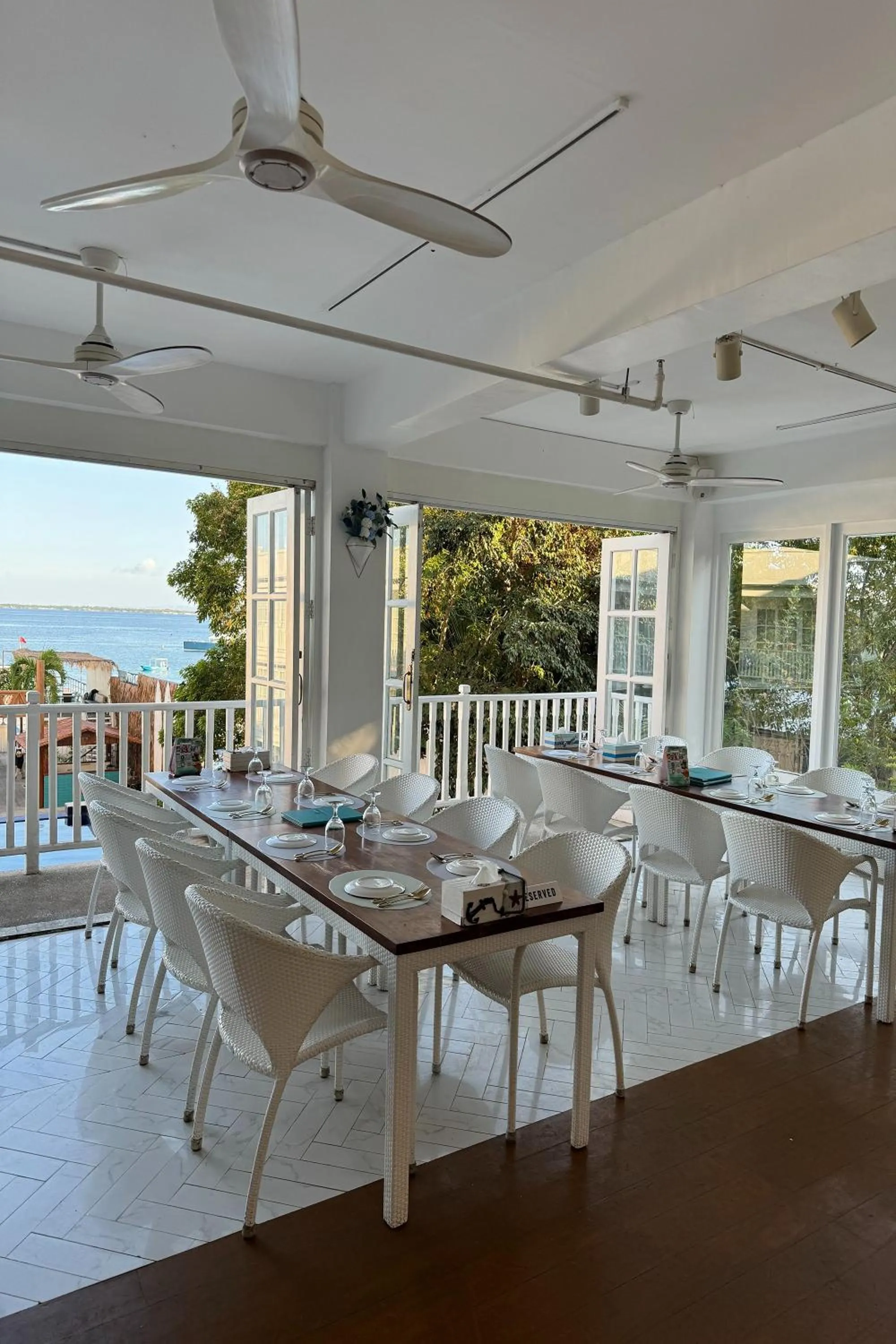 Restaurant/places to eat in The Mark Resort Cebu