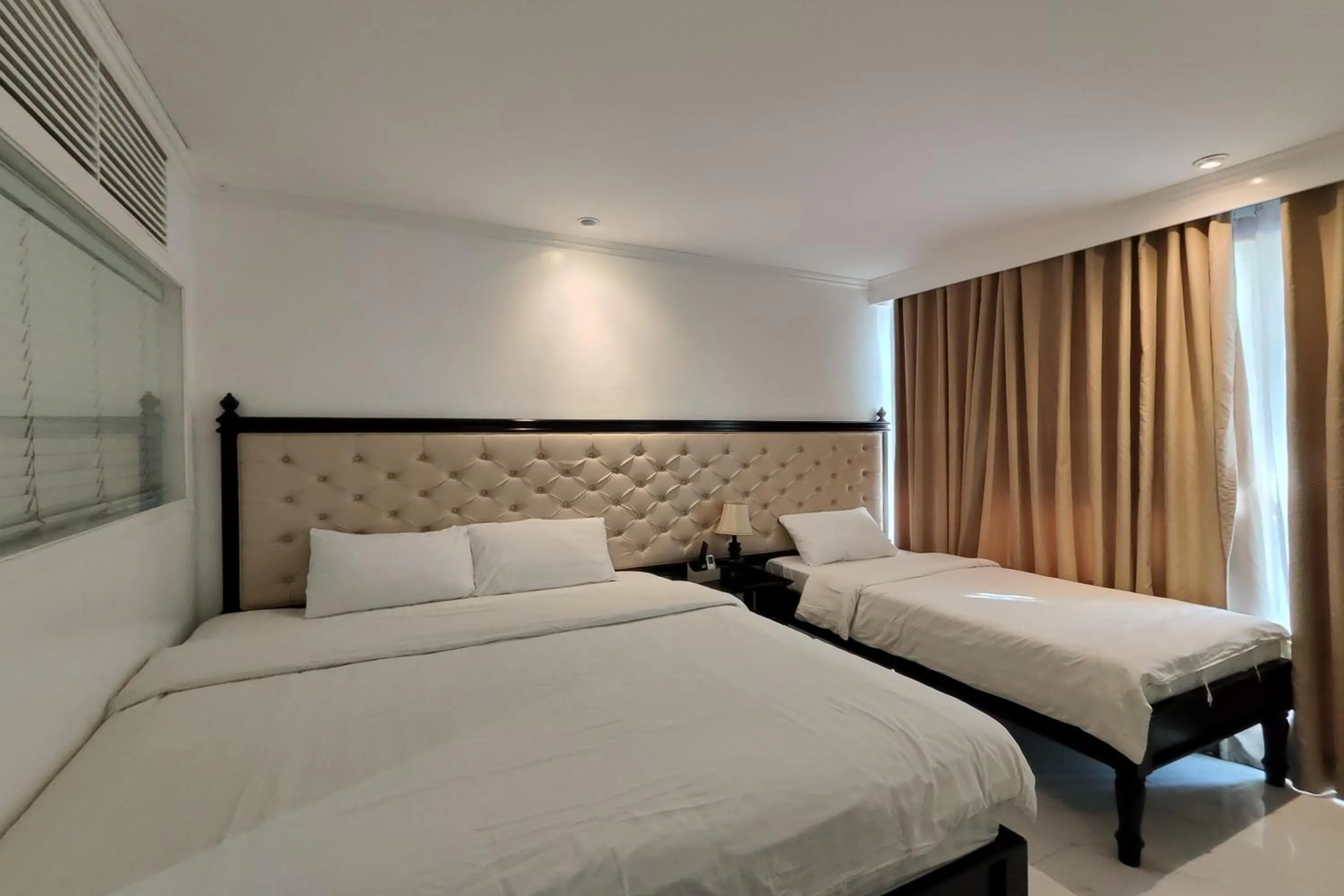 Bedroom, Bed in The Mark Resort Cebu