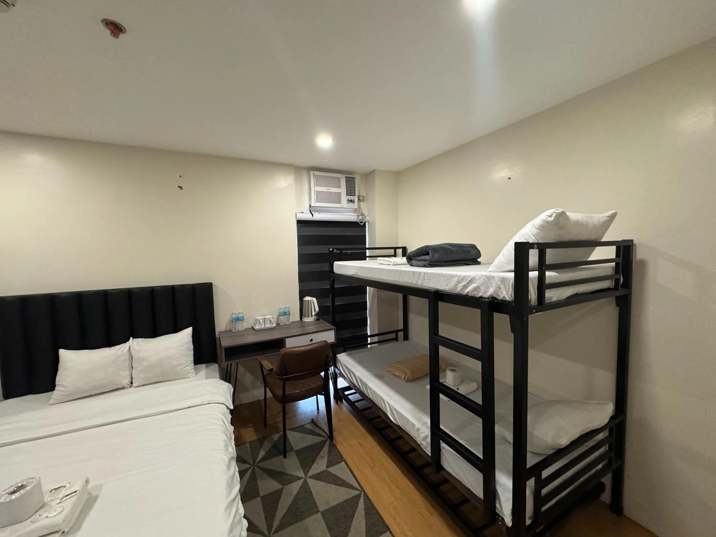 Bedroom, Bed in The Circuit Manor Hotel near Ayala Malls Circuit