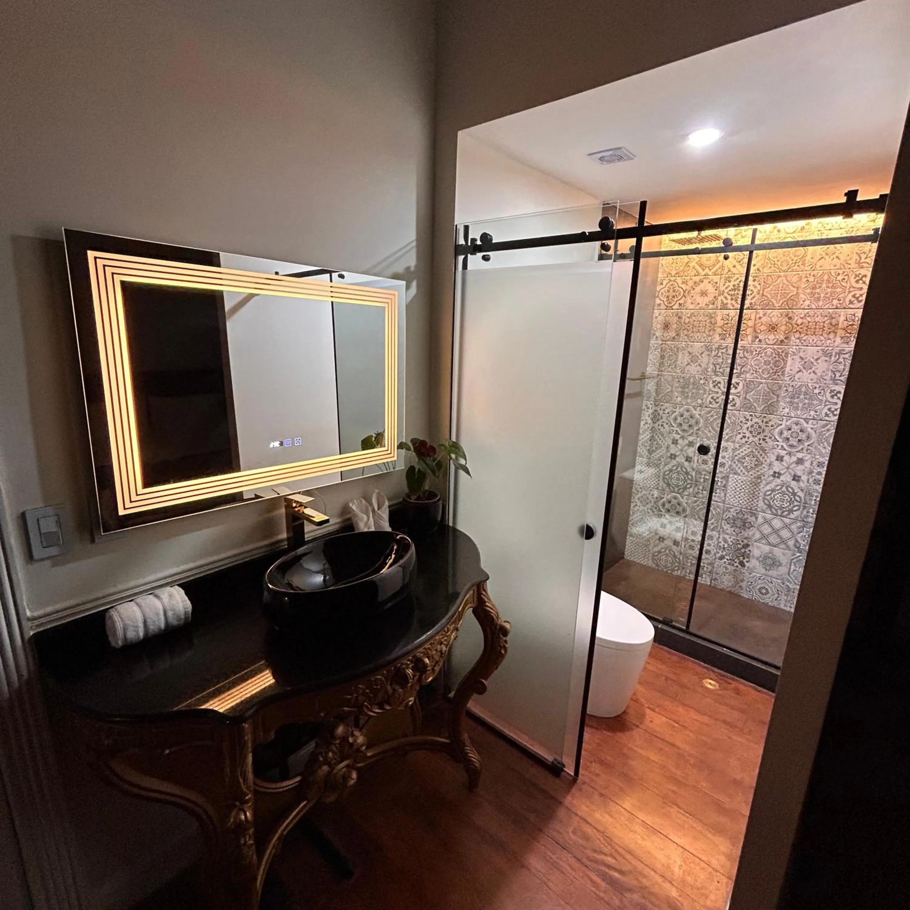 Shower in Andara Boutique Hotel