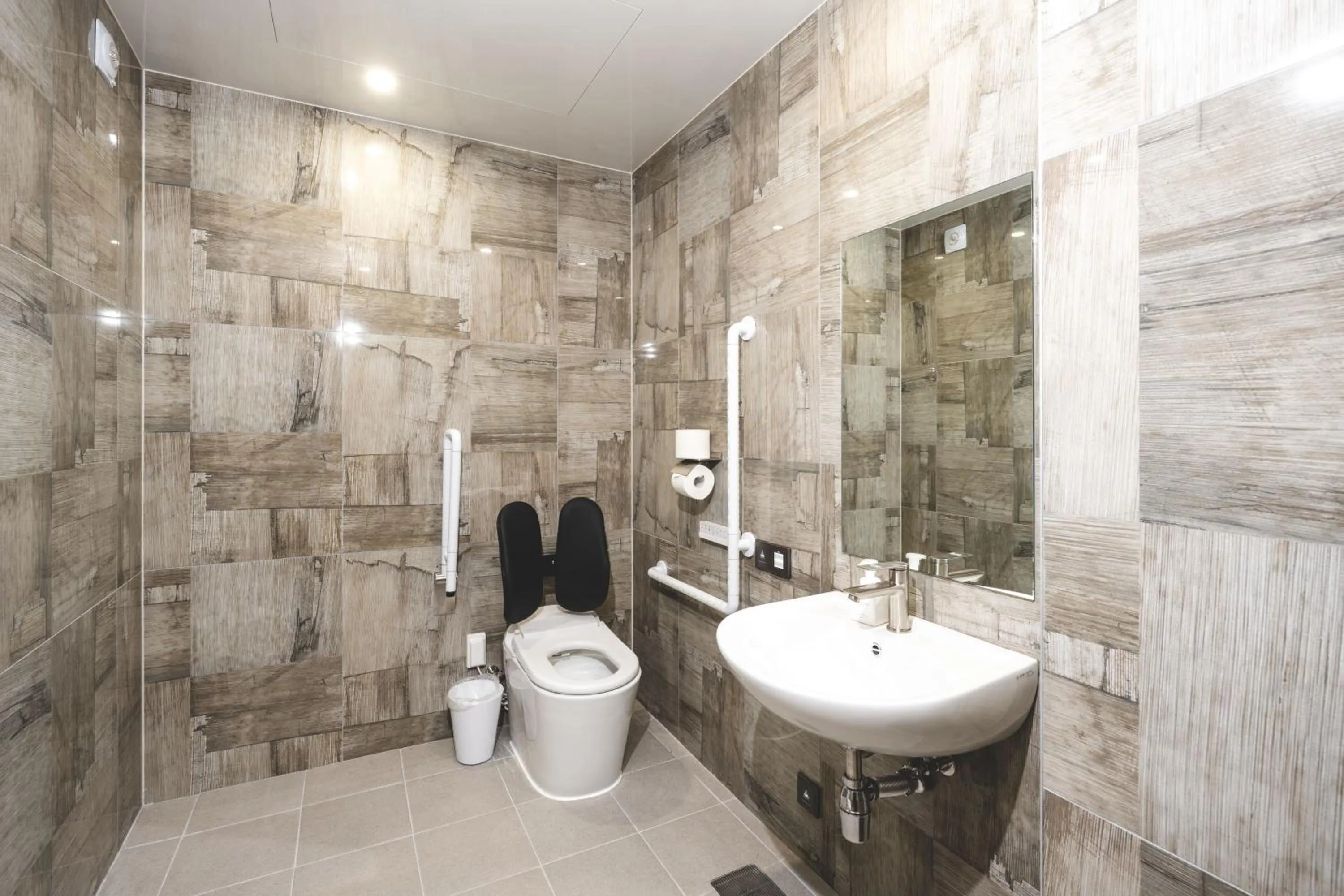 Shower in Gyeongju city hotel