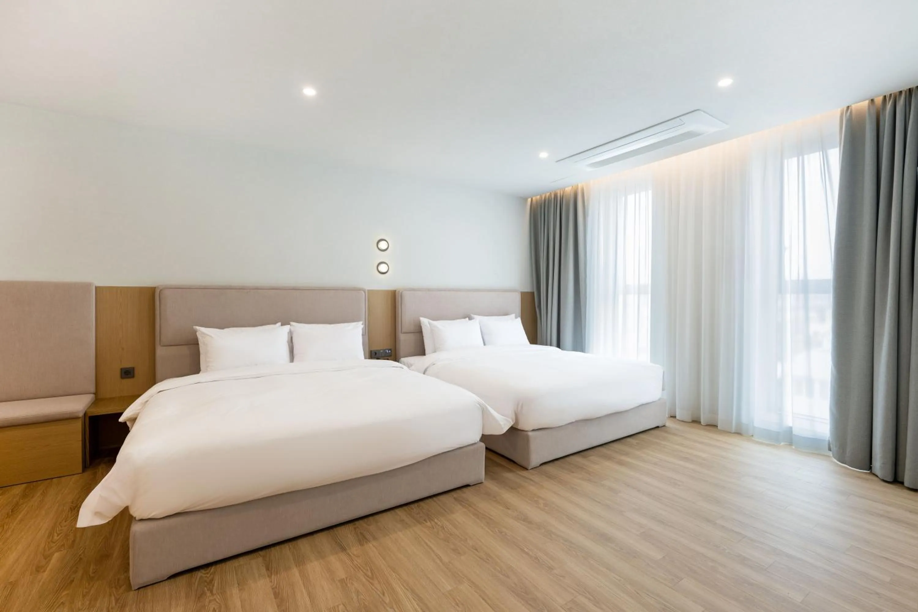 Bedroom, Bed in Gyeongju city hotel