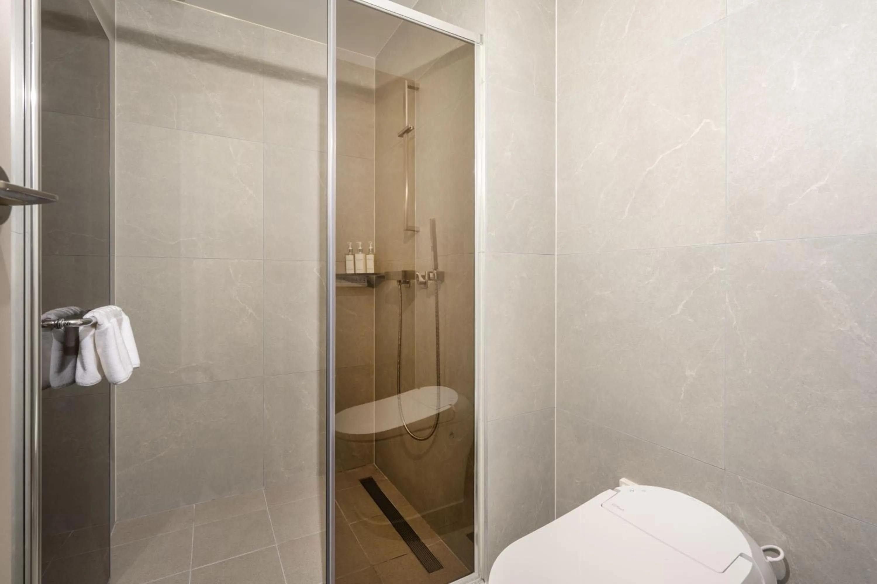 Shower in Gyeongju city hotel