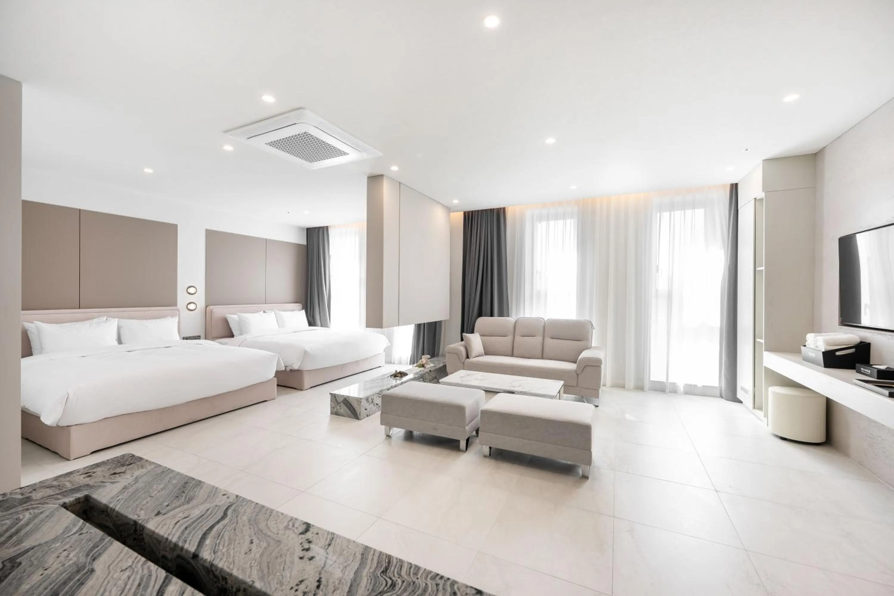 Living room, Bed in Gyeongju city hotel