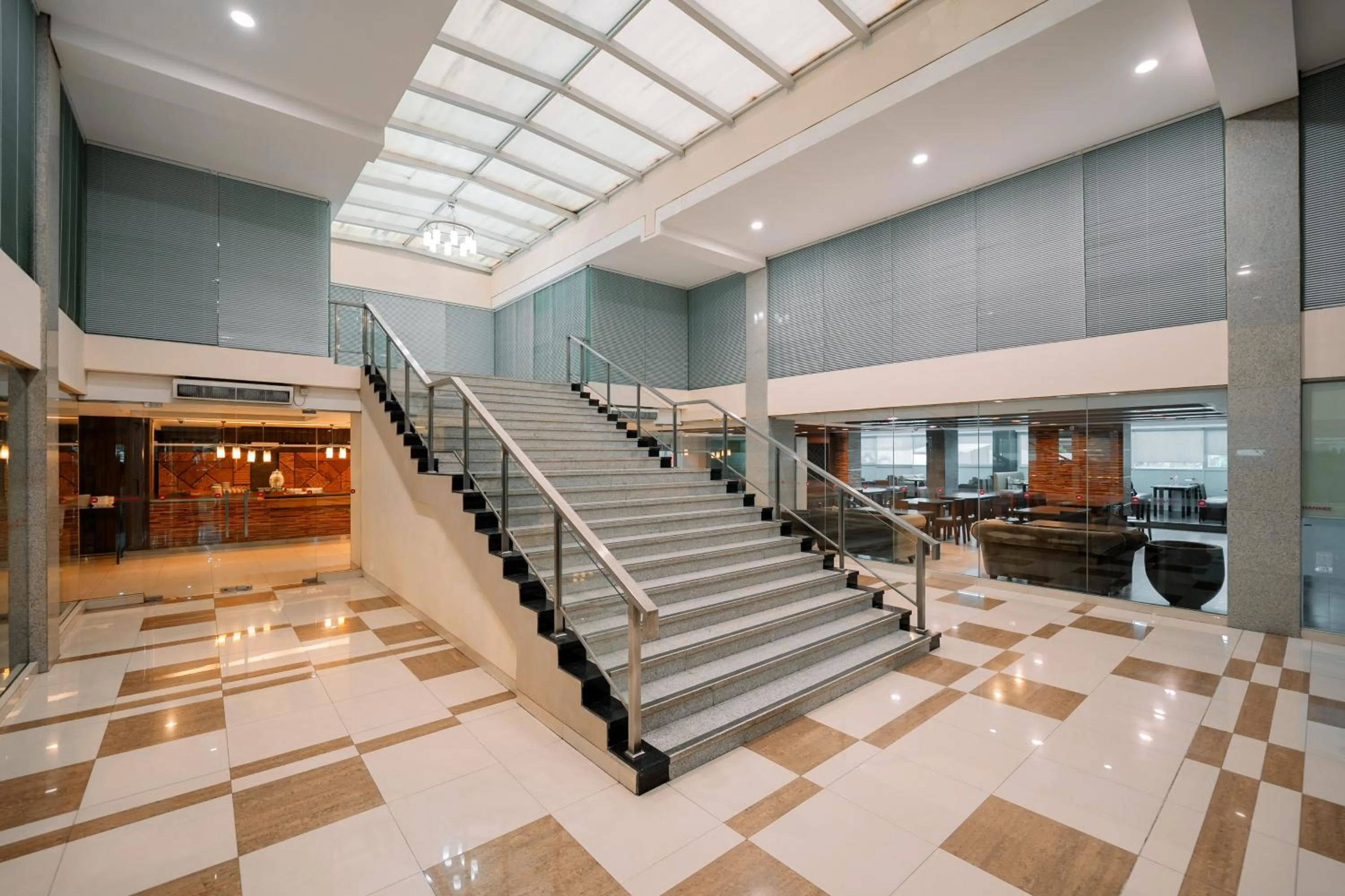 Area and facilities in Shankee Suites Sudirman