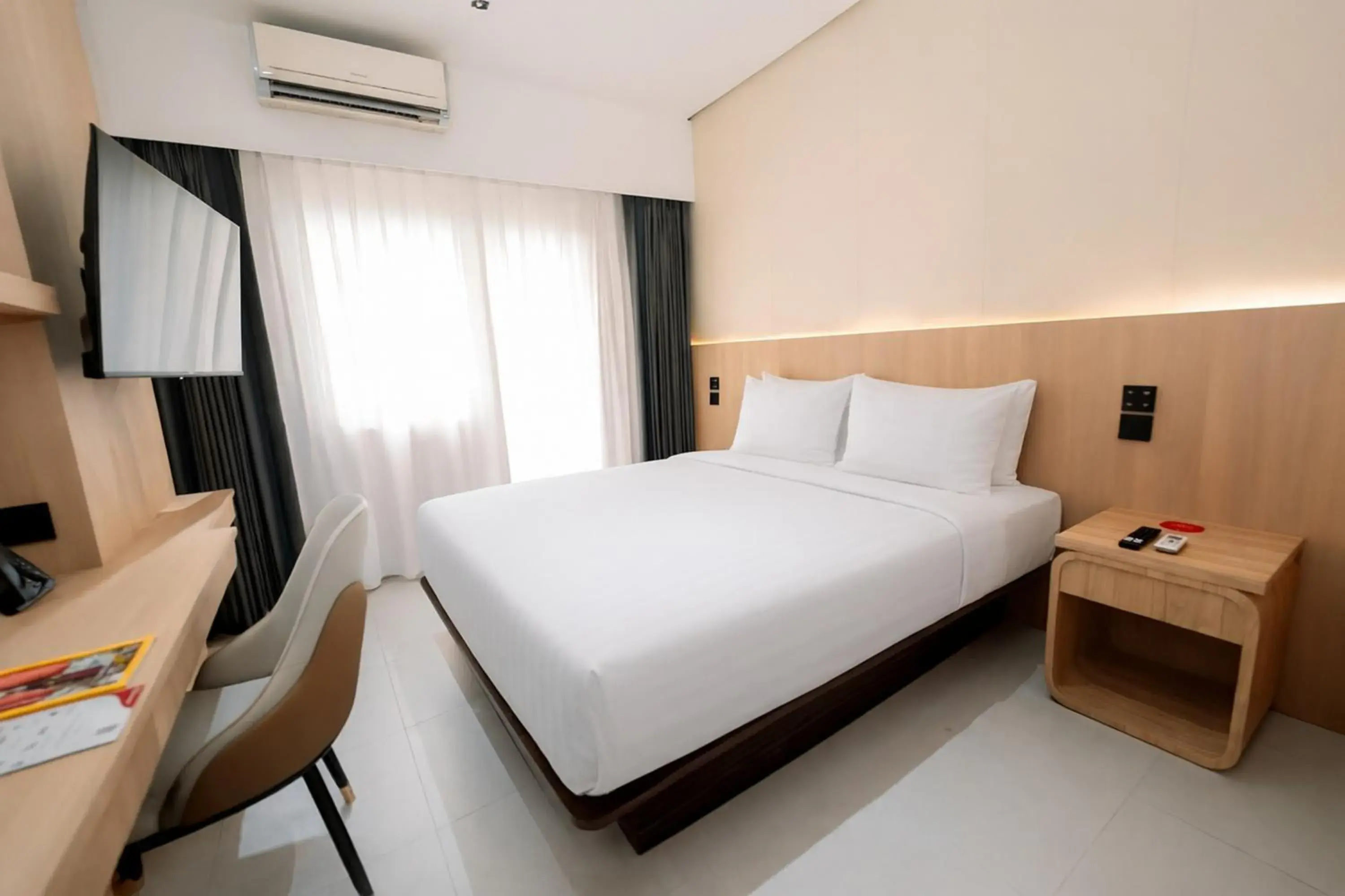 Smart King Room in Shankee Suites Sudirman Smart King Room in Shankee Suites Sudirman
