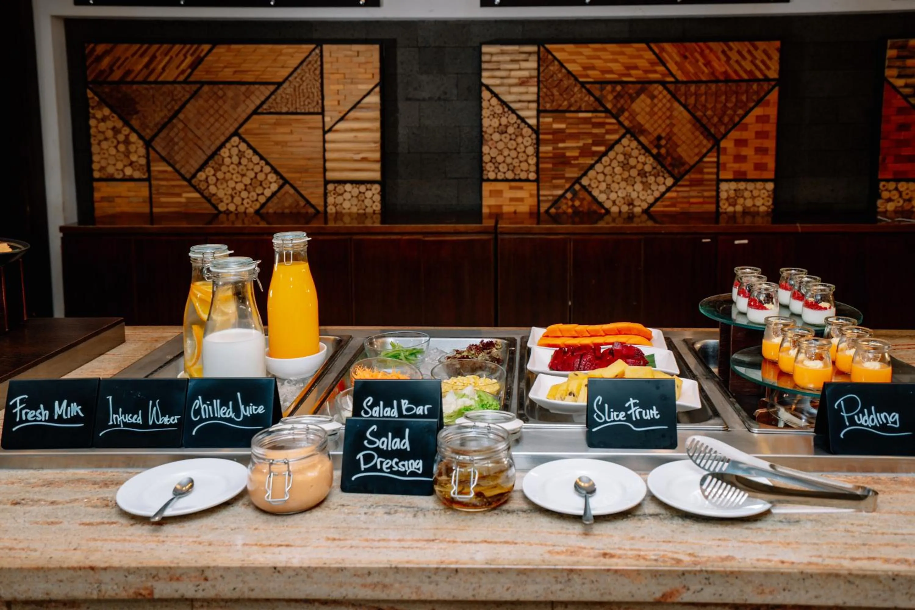 Restaurant/places to eat in Shankee Suites Sudirman