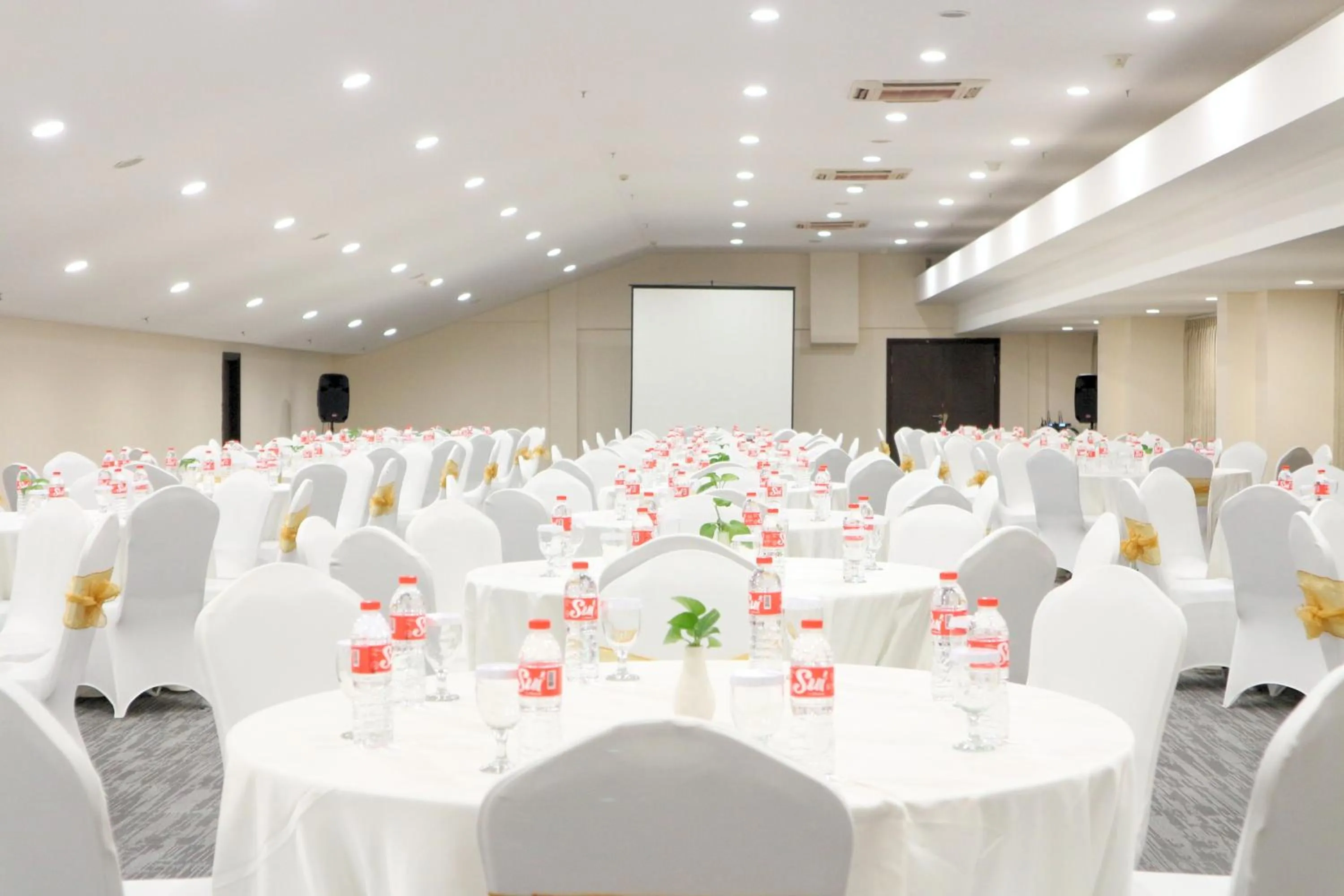 Meeting/conference room in Shankee Suites Sudirman