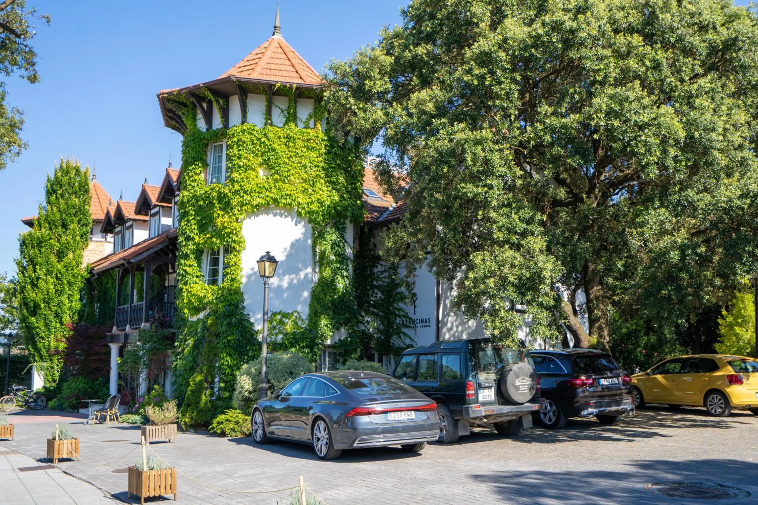 Property building in Hotel Torres de Somo