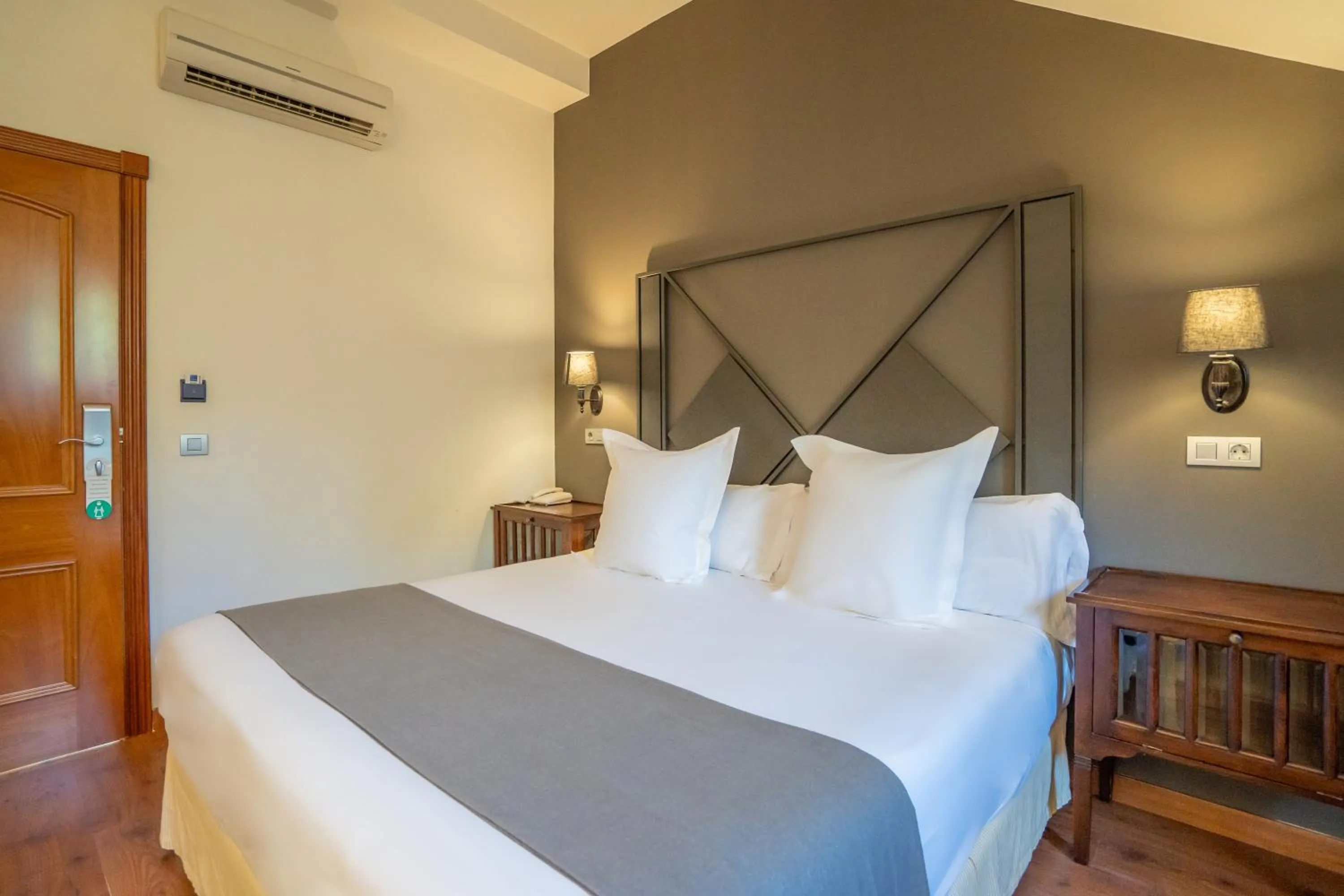 Bed in Hotel Torres de Somo