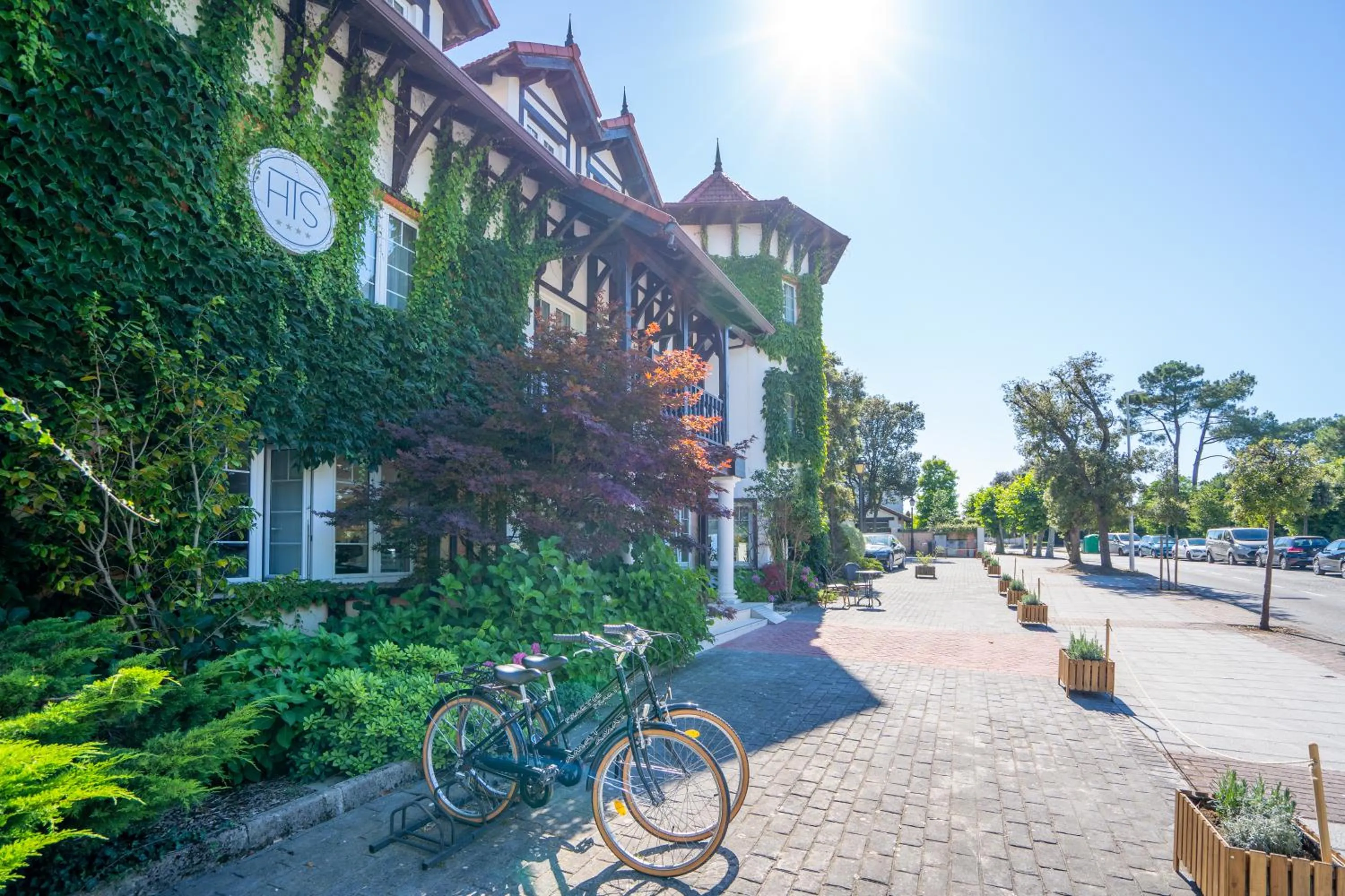 Property building in Hotel Torres de Somo