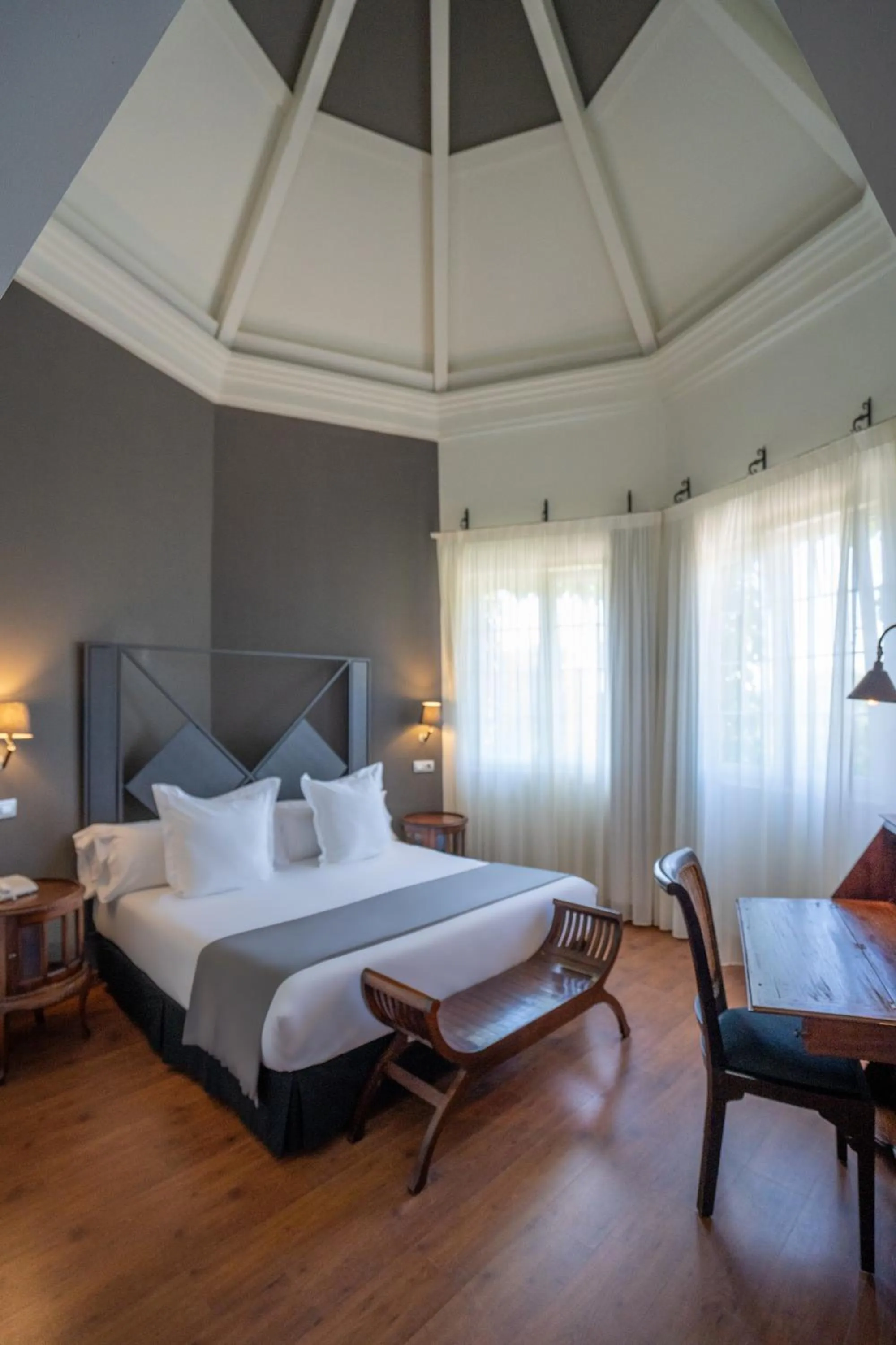 locker, Bed in Hotel Torres de Somo