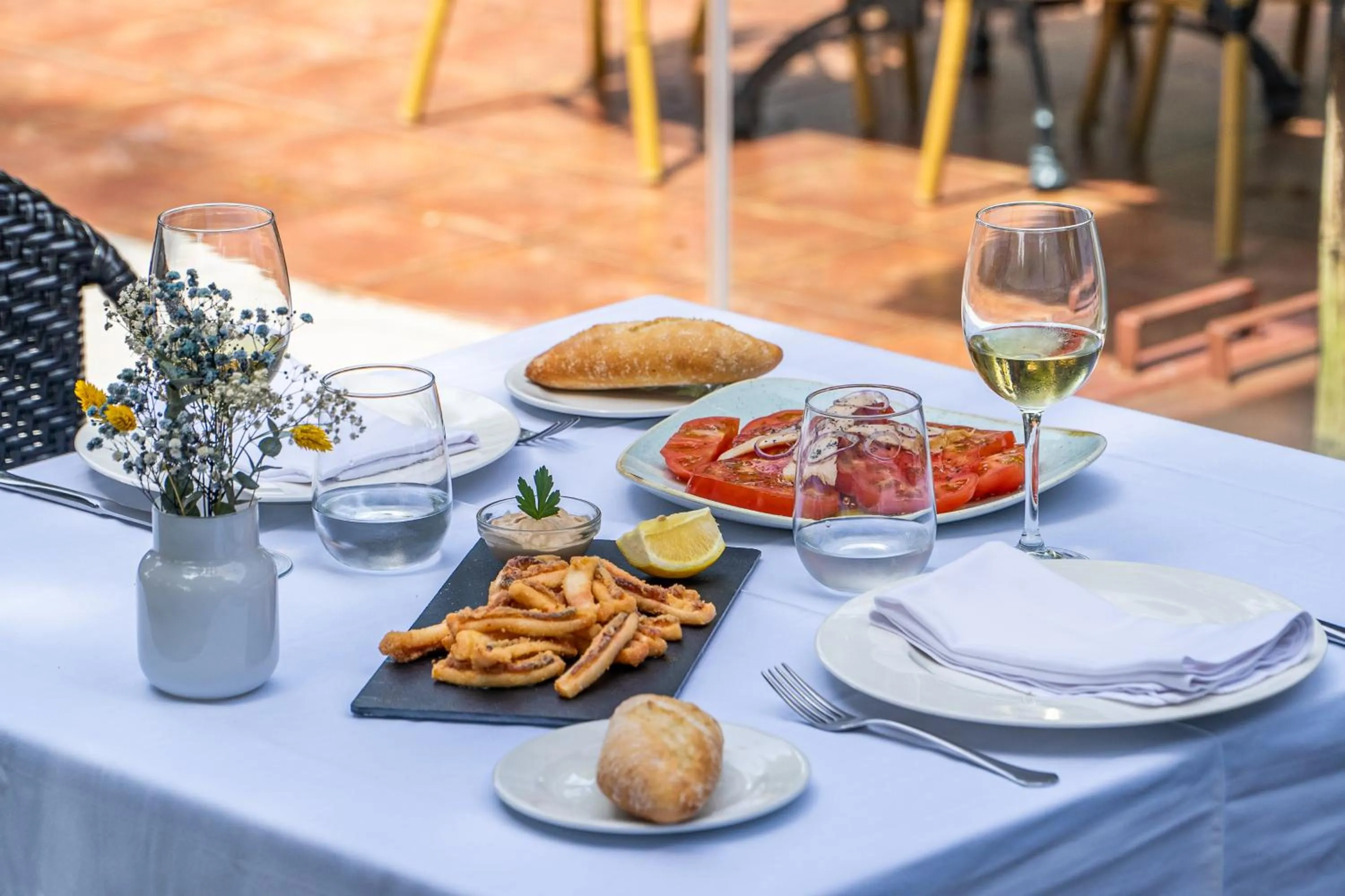 Restaurant/places to eat in Hotel Torres de Somo