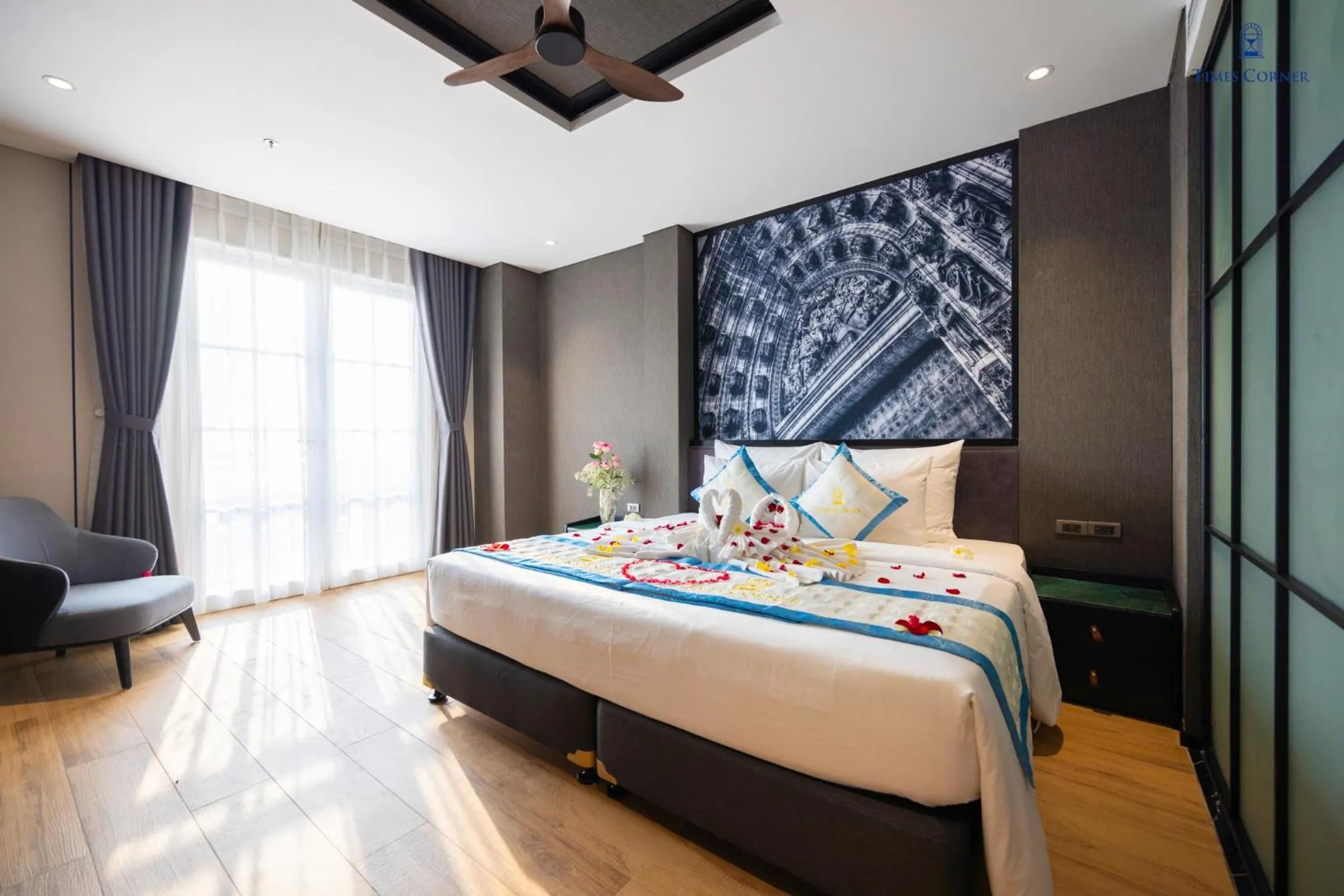 Photo of the whole room, Bed in Times Corner Amalfi Hotel