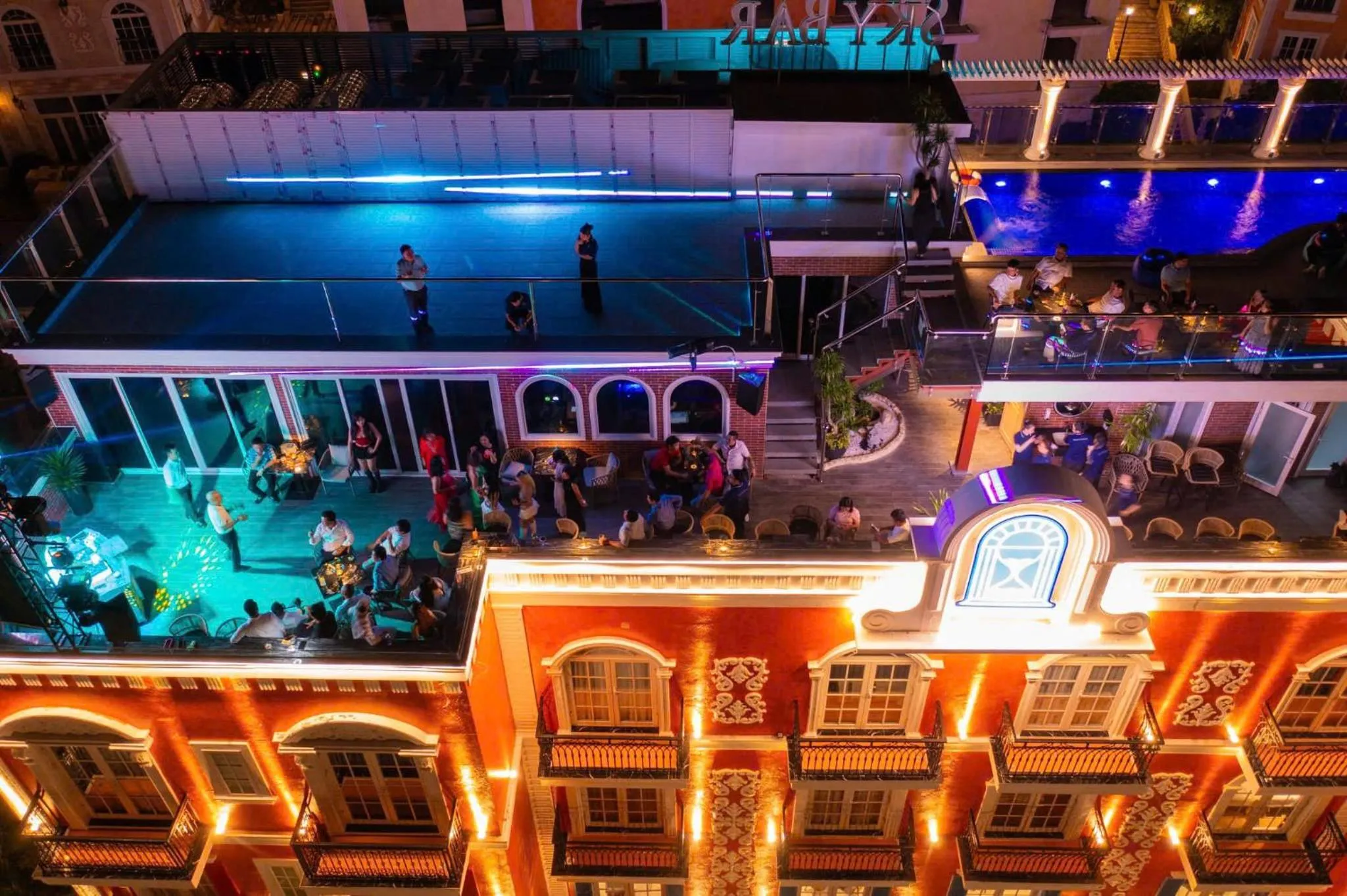 Nightclub / DJ in Times Corner Amalfi Hotel