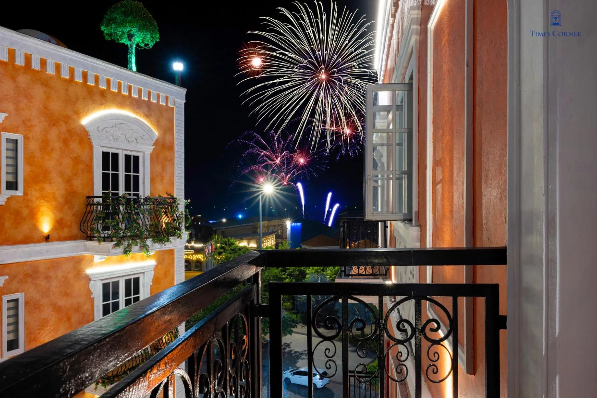 Night in Times Corner Amalfi Hotel