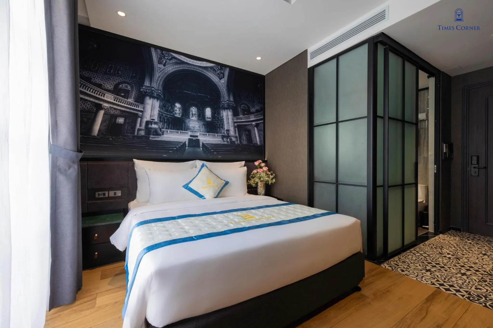 Photo of the whole room, Bed in Times Corner Amalfi Hotel