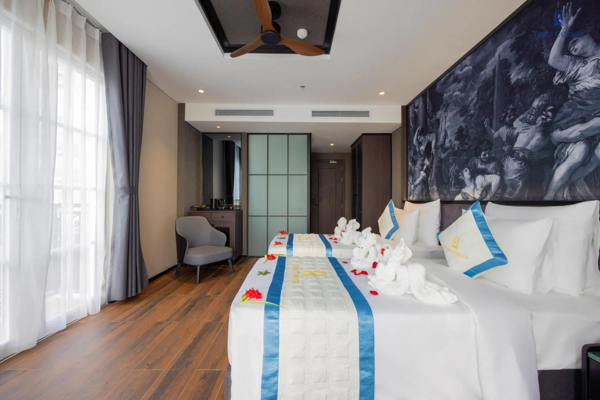 Bed in Times Corner Amalfi Hotel