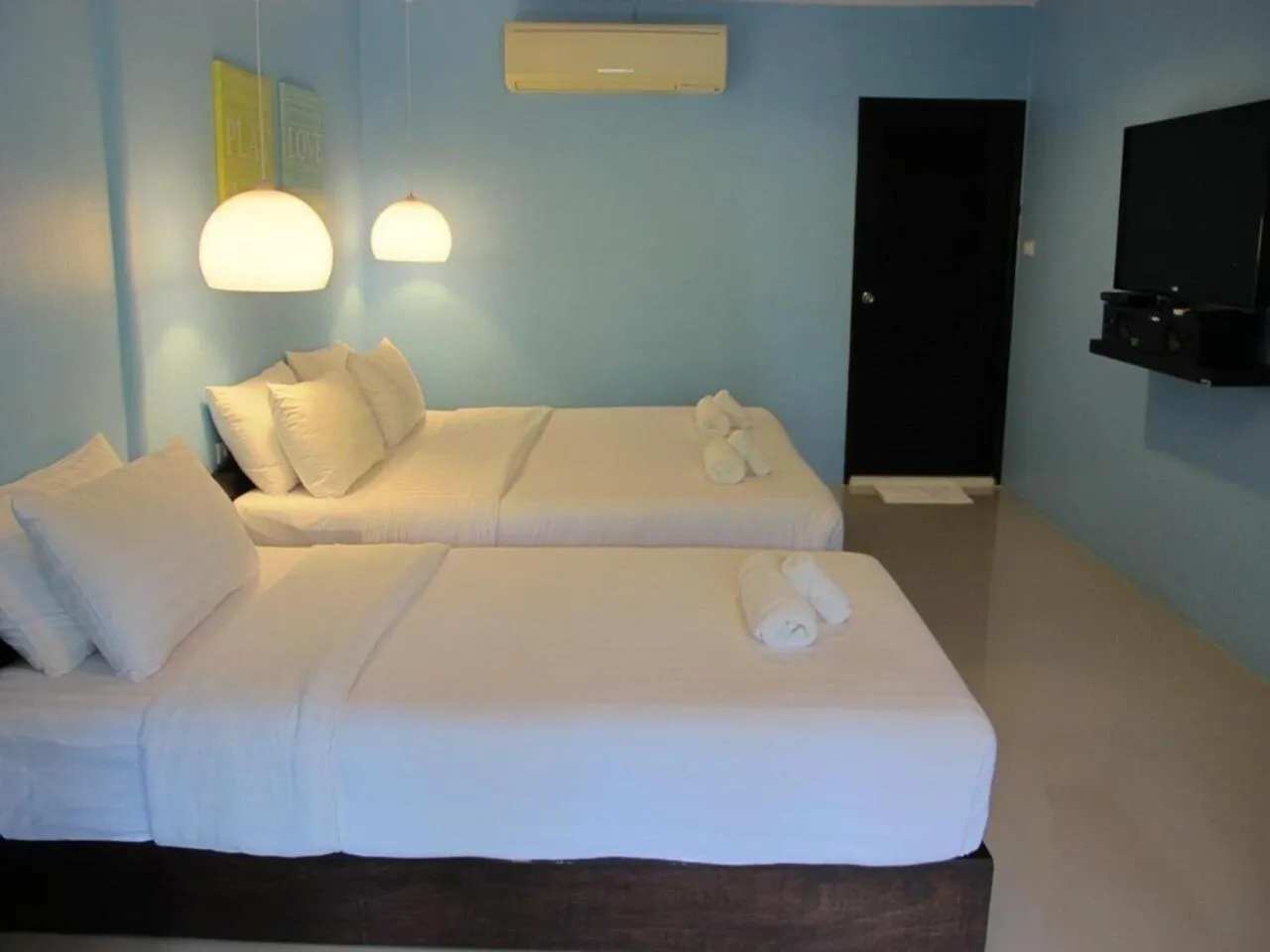 Communal lounge/ TV room in Panviman Amphawa Garden Resort