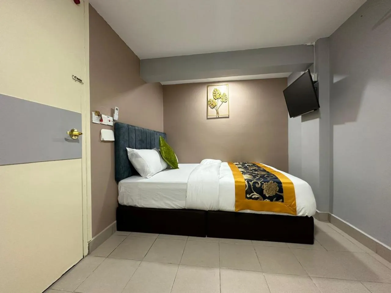 Bed in SS Grey Hotel