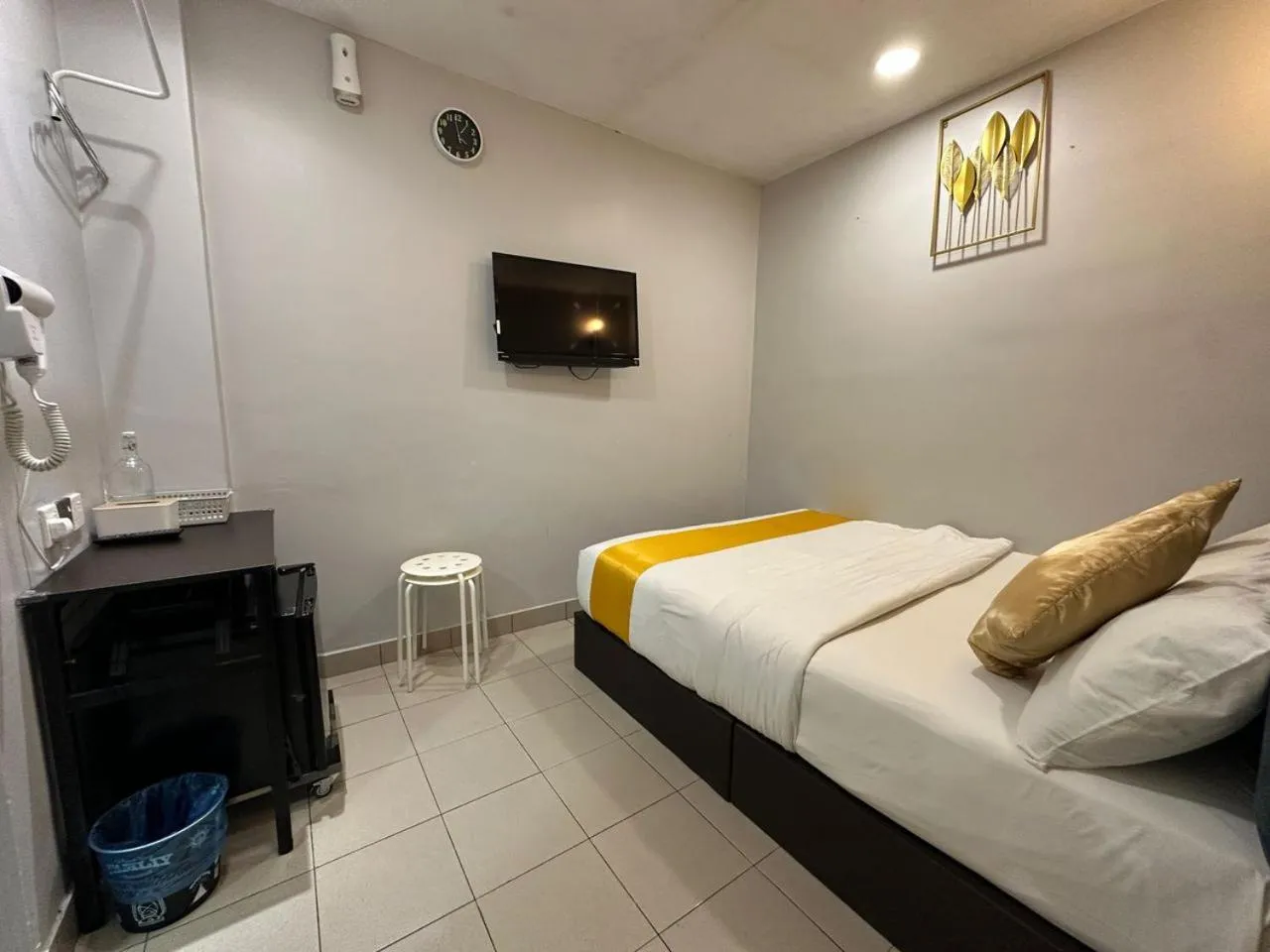 air conditioner, Bed in SS Grey Hotel