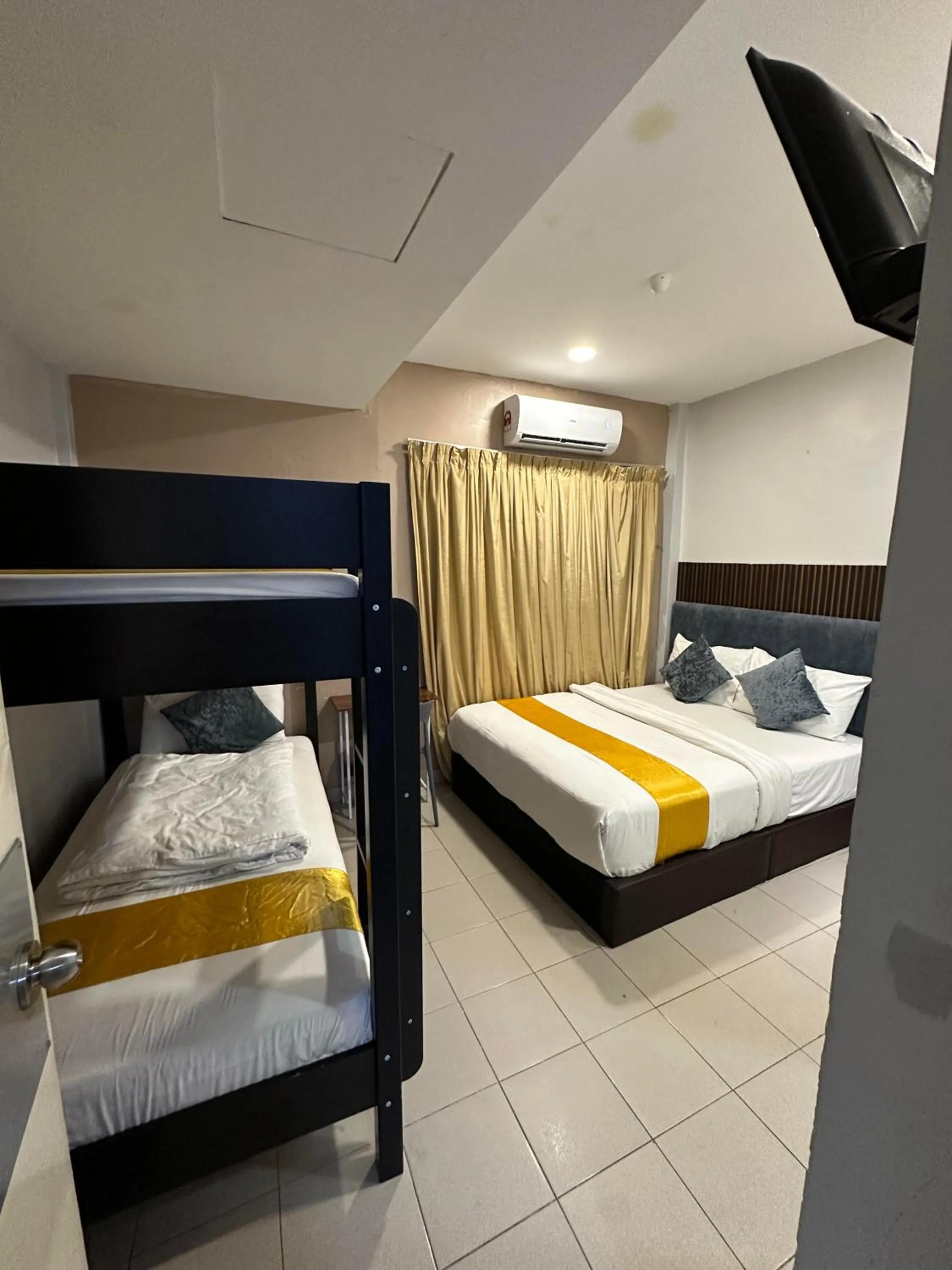 TV and multimedia, Bed in SS Grey Hotel