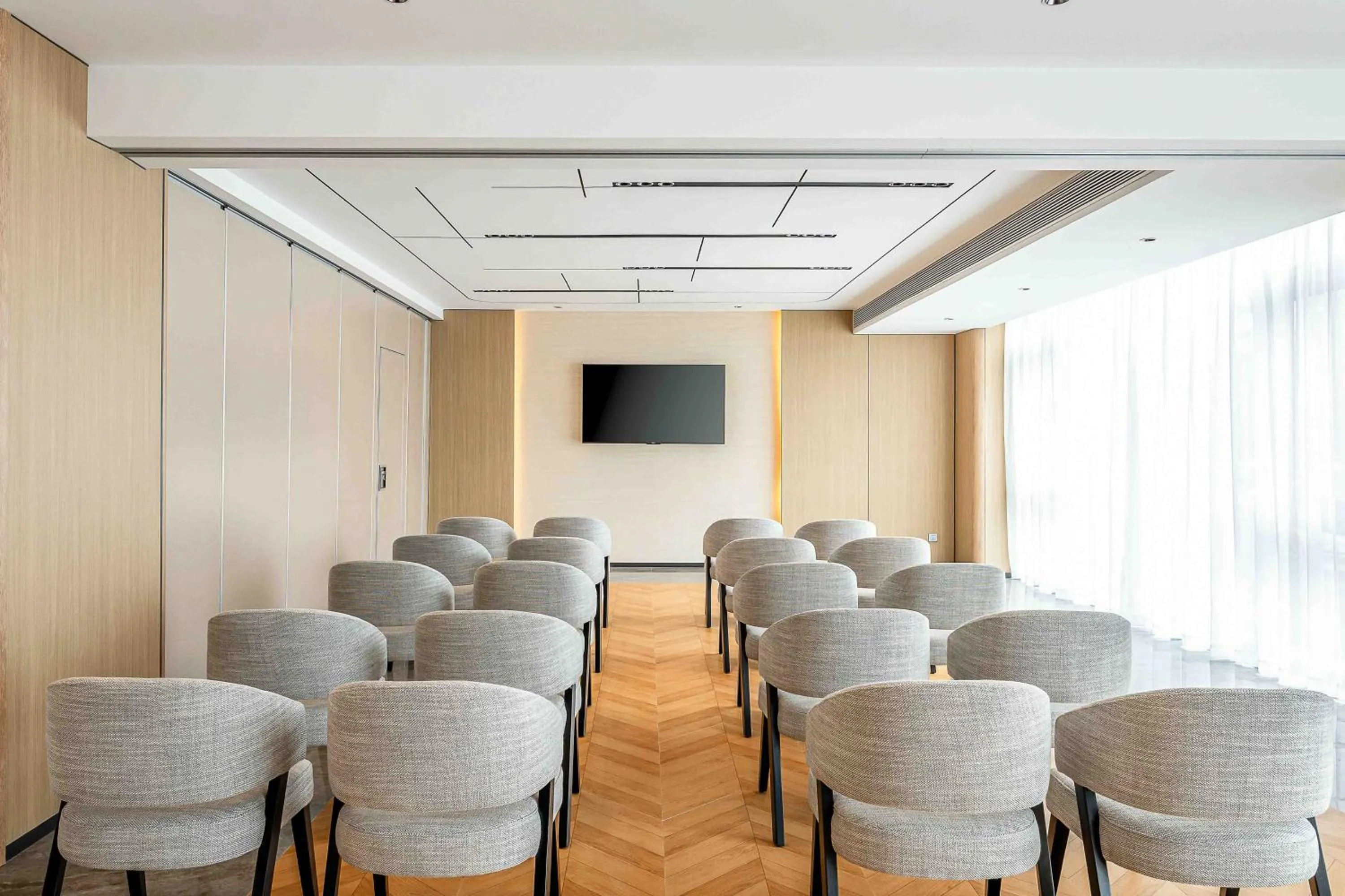 Meeting/conference room in Holiday Inn Express Shanghai PVG Airport Zhuqiao - Free shuttle bus to Pudong Airport and Disneyland