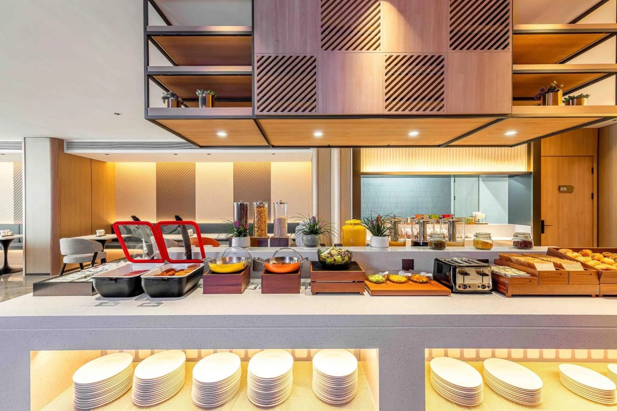 Restaurant/places to eat in Holiday Inn Express Shanghai PVG Airport Zhuqiao - Free shuttle bus to Pudong Airport and Disneyland