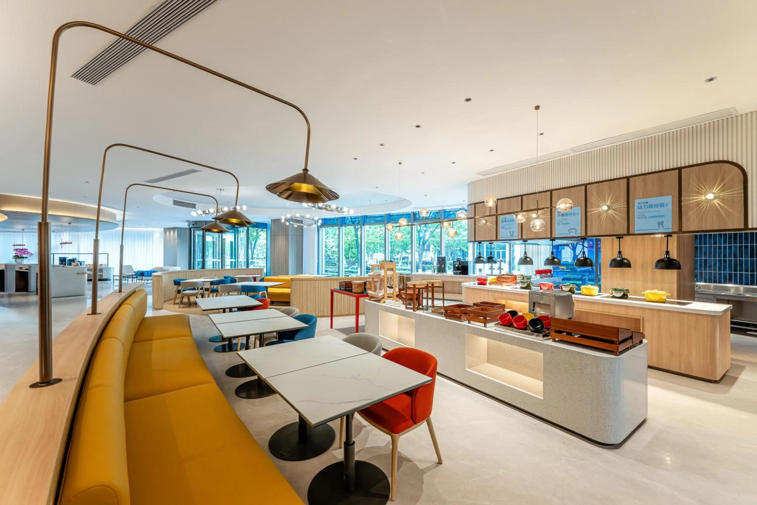 Restaurant/places to eat in Holiday Inn Express Shanghai Hongqiao CBD by IHG